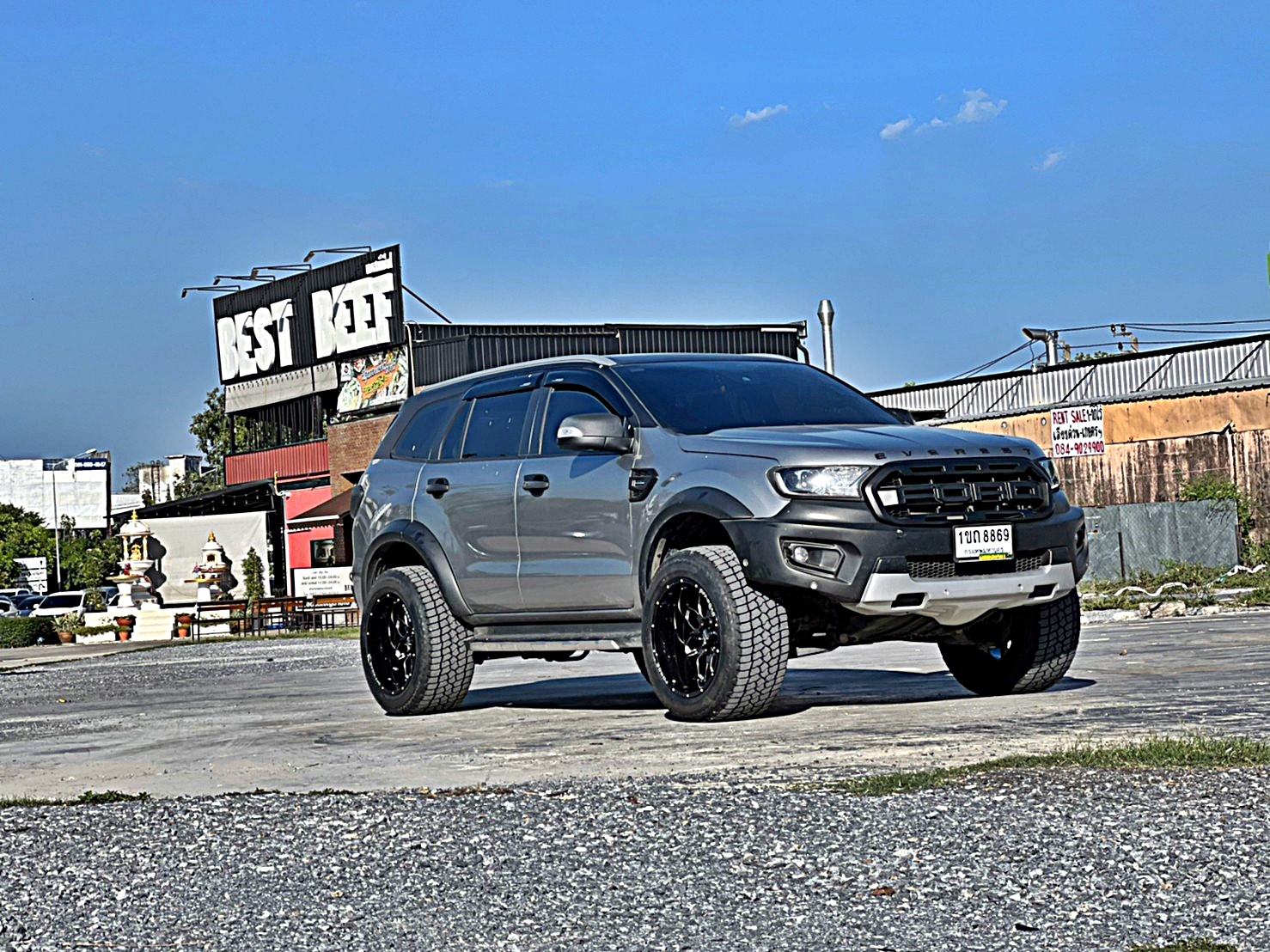 FORD EVEREST ทรงเมกา ล้อ FORCE ที่ STEP9