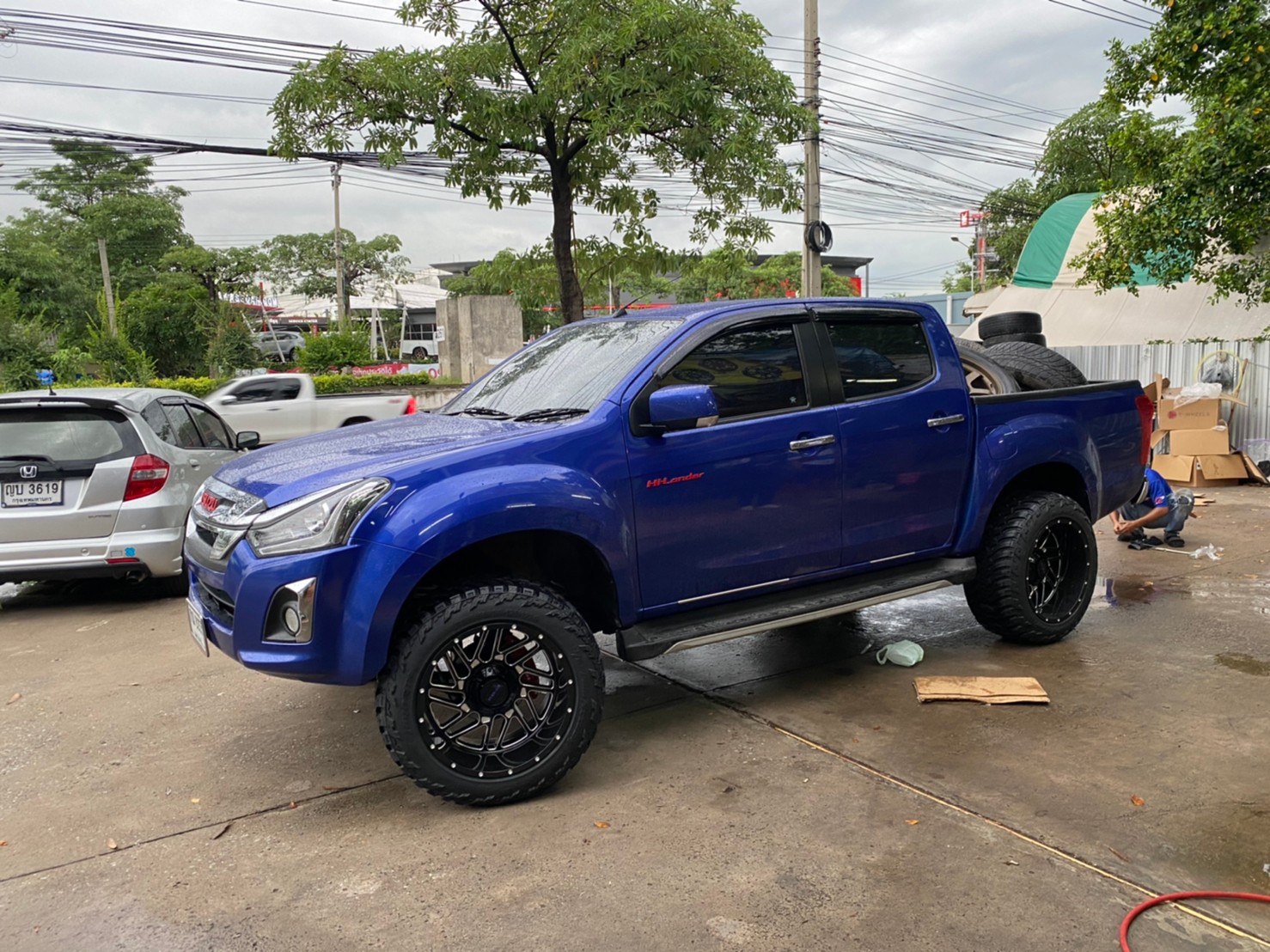 D-MAX มาจากสุพรรณบุรี จัดทรงเมกาที่ STEP9