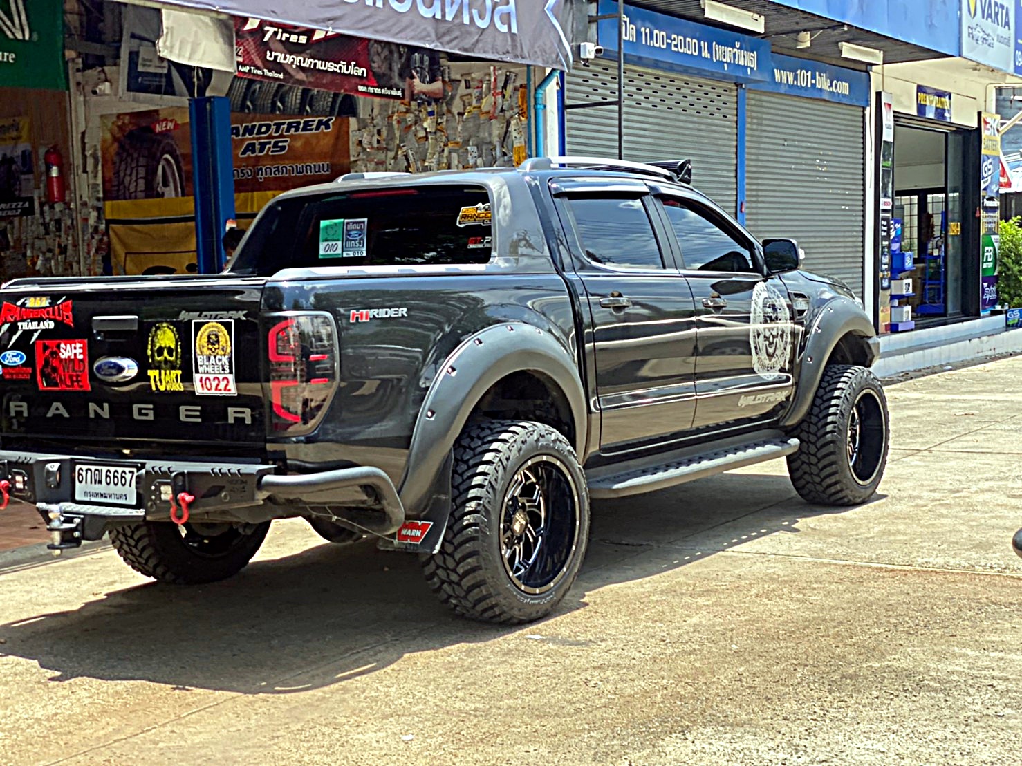 FORD WILDTRACK ทรงเมกา
