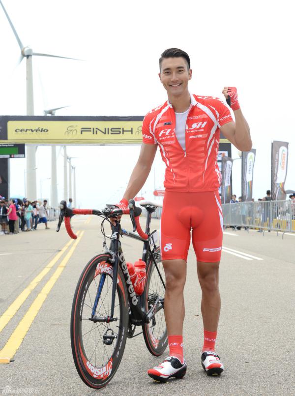 ชุดจักรยานแขนยาว ประกอบภาพยนต์ To The Fore สีดำเหลือง