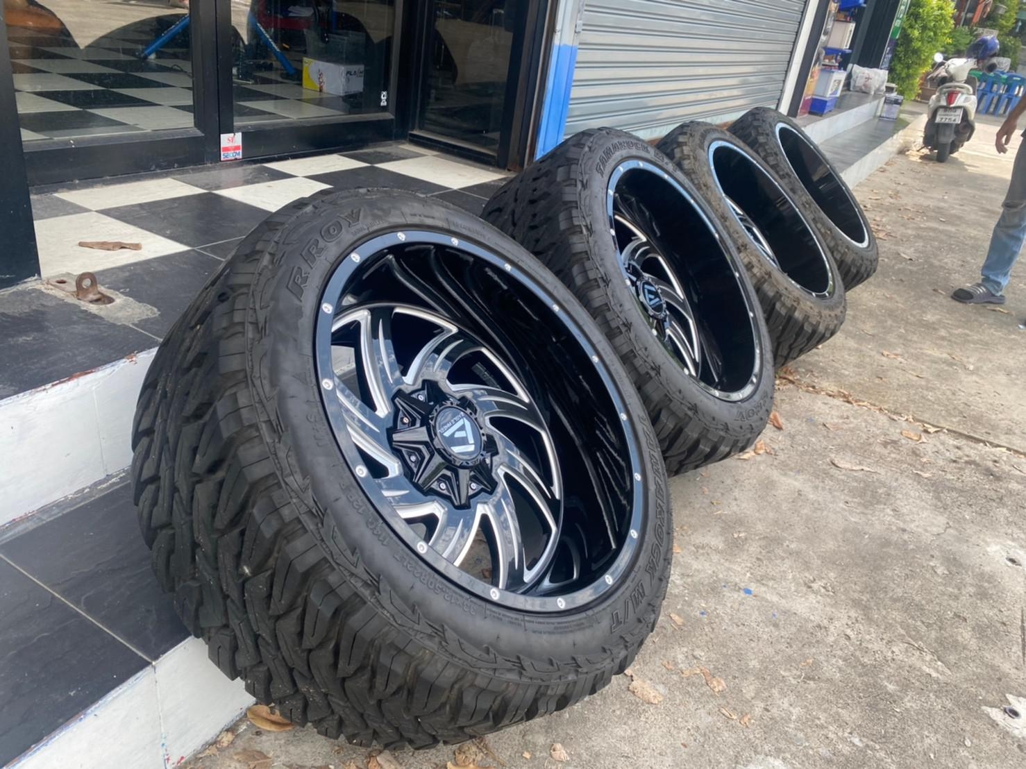 OFFROAD ขอบ22 ออฟ-44 พร้อมยาง 33x12.5R20 ราคาสุดพิเศษ