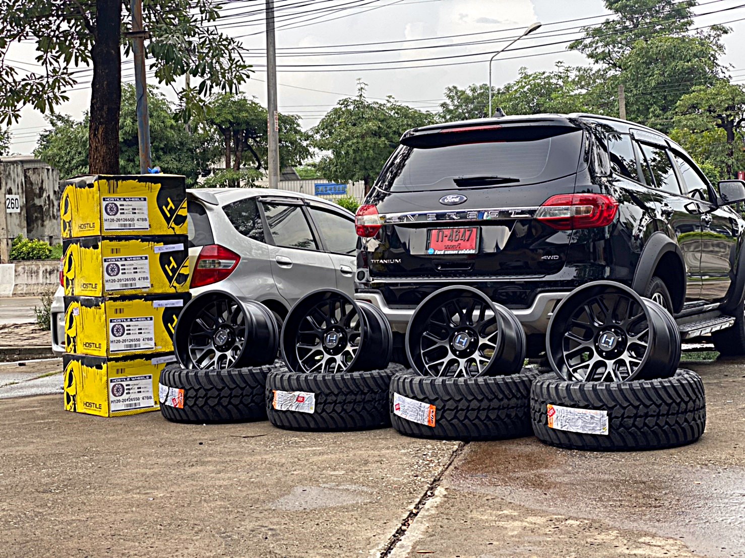 FORD EVEREST ทรงเมกา ล้อ HOSTILE H120 โคตรหล่อ