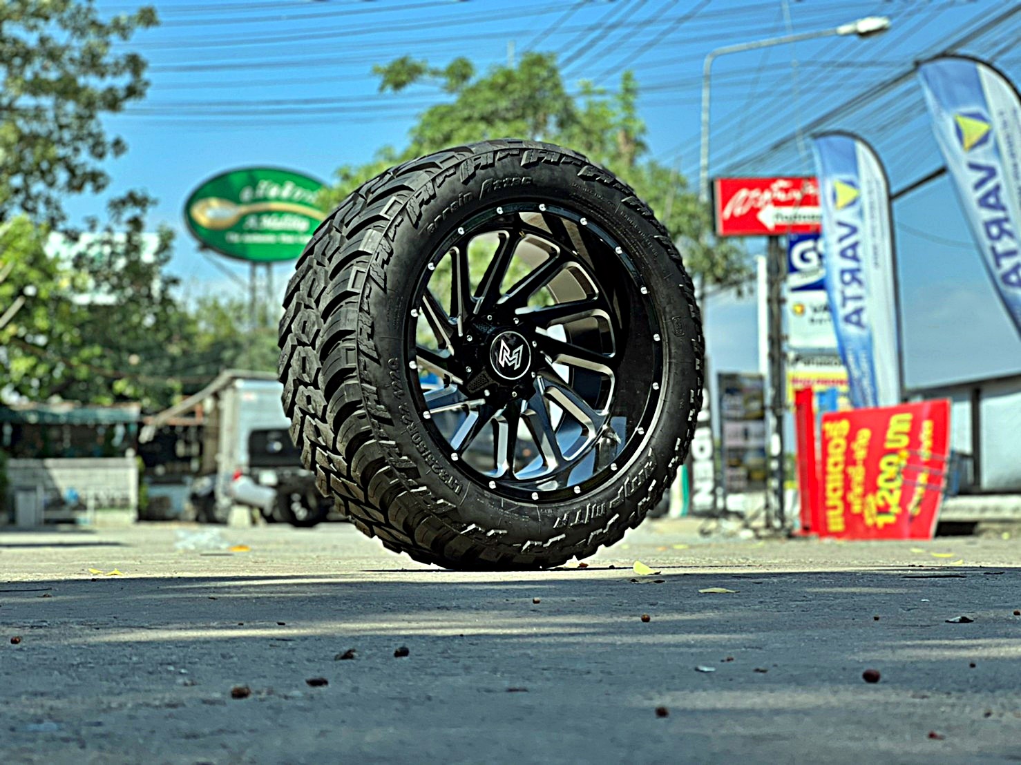 TRITON ทรงเมกา ที่ STEP9