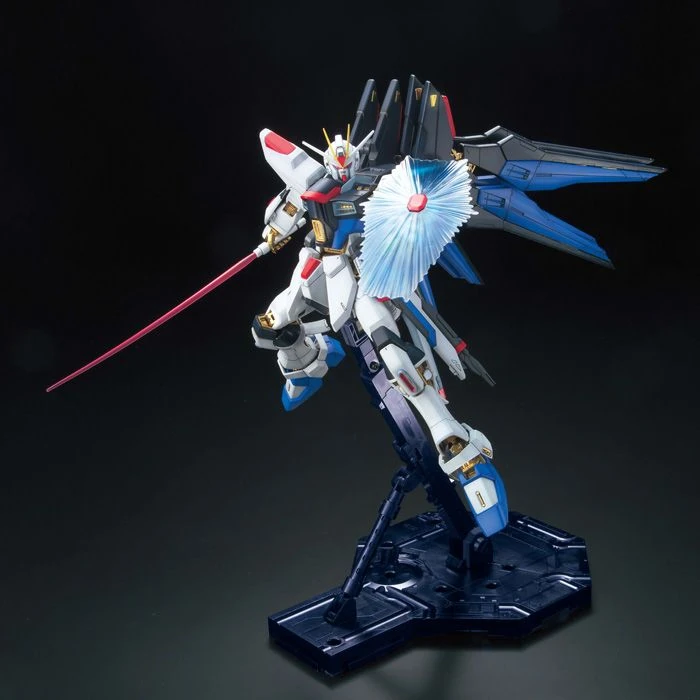 MG 1/100 STRIKE FREEDOM GUNDAM FULL BURST MODE
