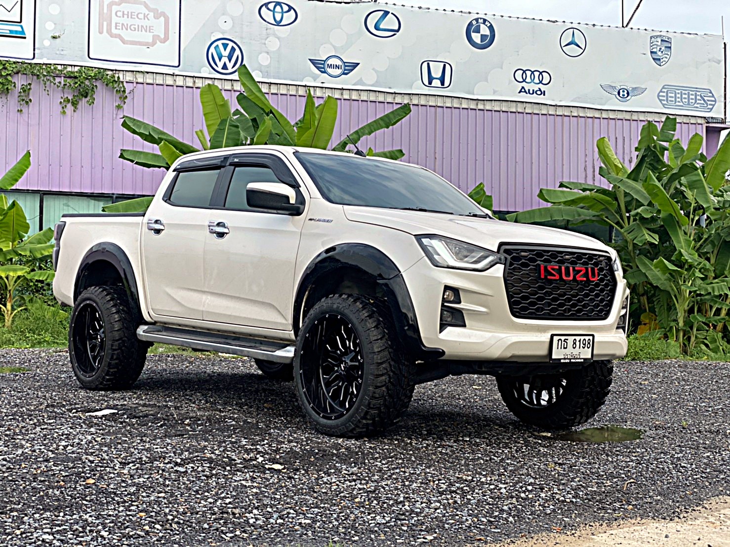 D-MAX ทรงเมกา มาไกลจากปราจีนบุรี