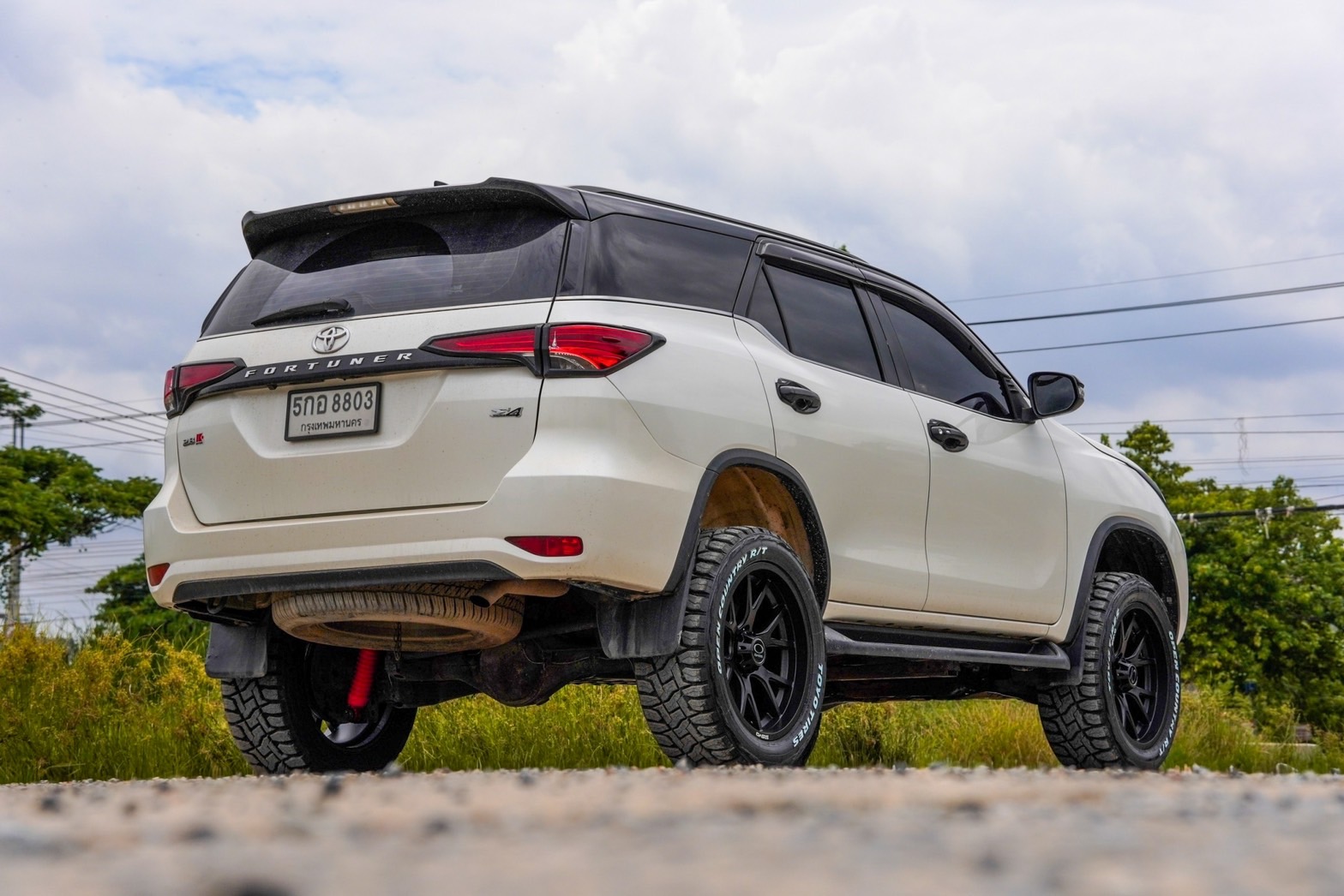 TOYOTA FORTUNER จองคิวมาจาก จันทบุรี