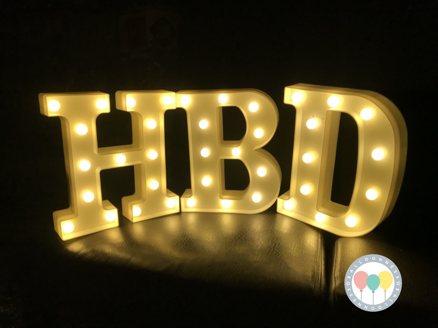 อักษร HBD แบบไฟLED ใส่ถ่านใช้ได้นาน สีสวยมากๆ