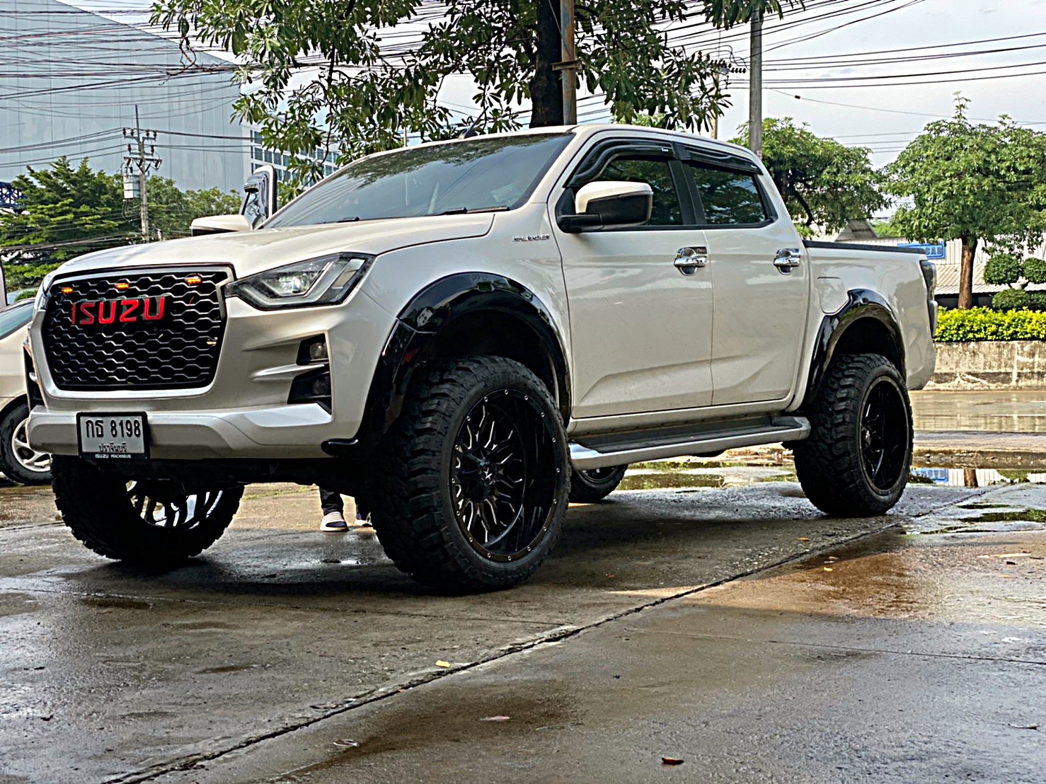 D-MAX ทรงเมกา มาไกลจากปราจีนบุรี