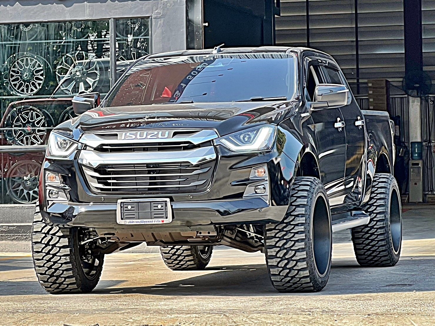 จัดเต็มชุดแต่ง ISUZU D-MAX V-CROSS