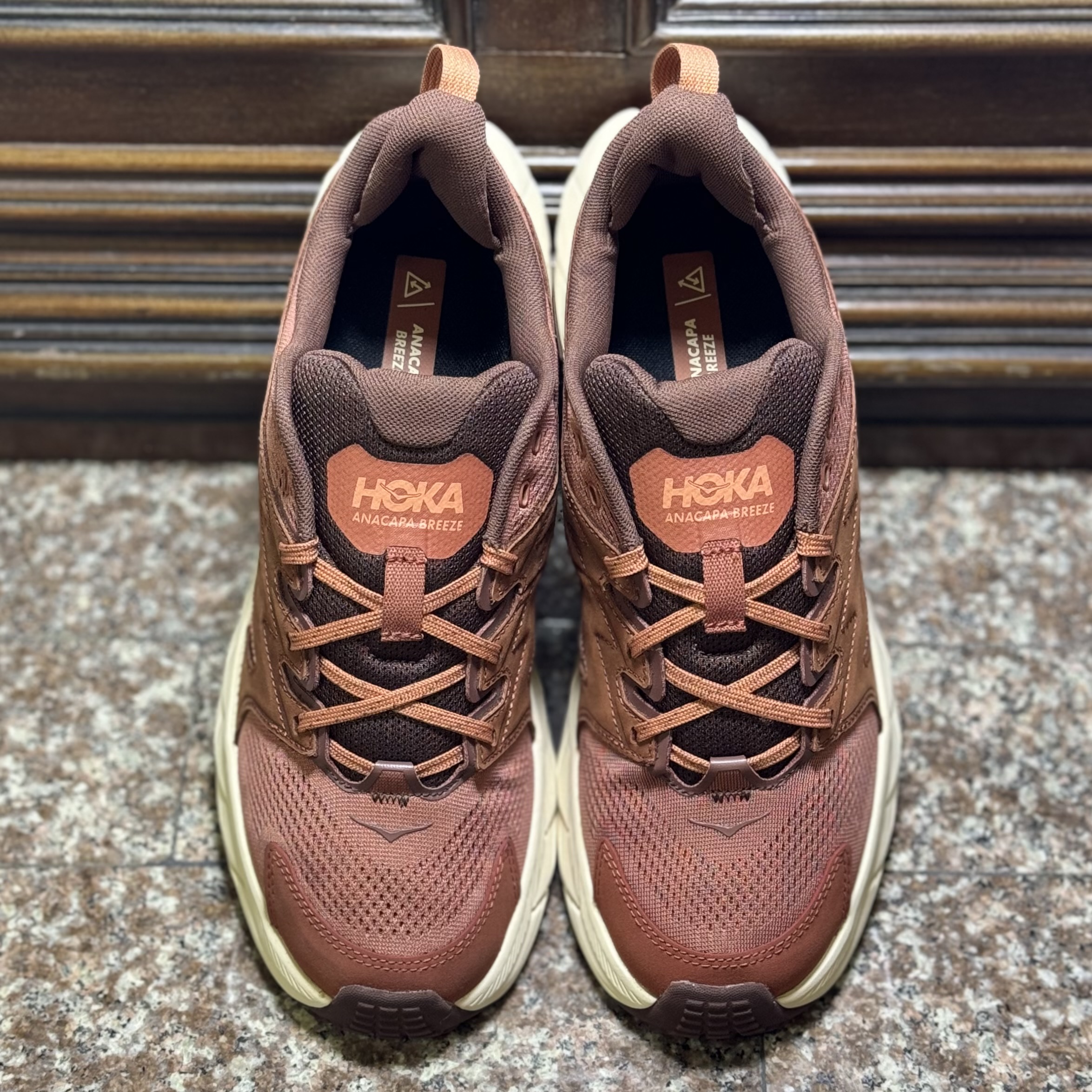 รองเท้าเดินป่า HOKA Anacapa Breeze Low ‘Baked Clay’ (M7-15US)