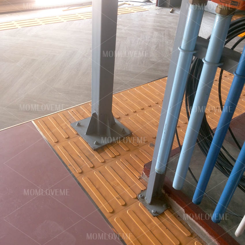 กระเบื้องยาง นำทางคนตาบอด ลายยาว สีเหลือง 1000แผ่น/ราคาต่อแผ่น100บาท (กรุณาดูราคาต่อจำนวนการสั่งน๊ะค่ะ)(กรุณารอร้านยืนยันการสั่งทางเมล์)