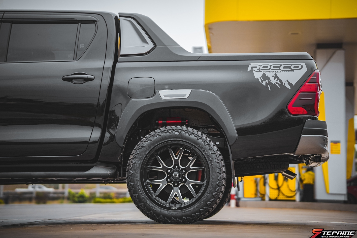 TOYOTA REVO ทรงเมกา