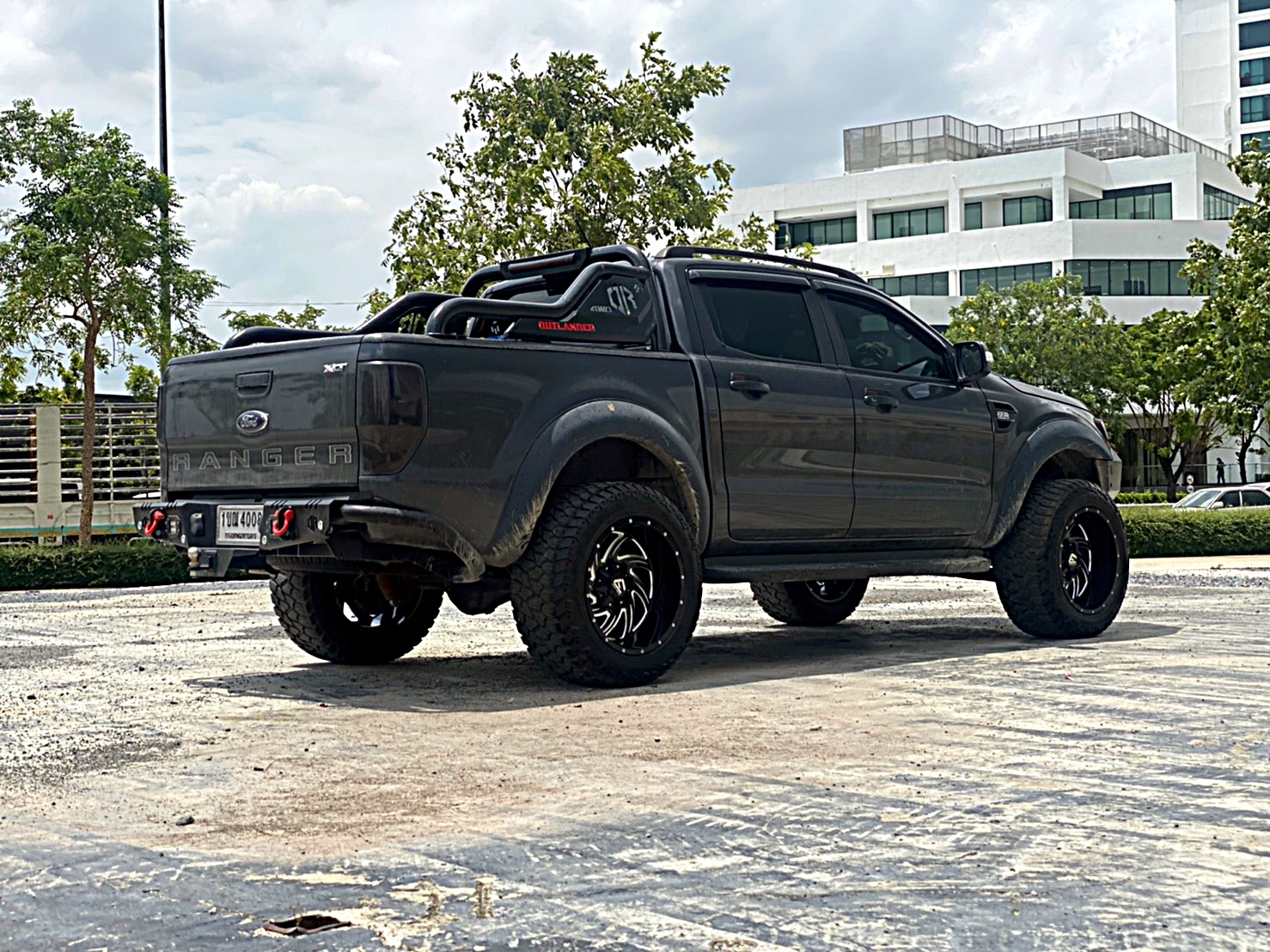 FORD จัดชุดใหม่ ทรงเมกาที่ STEP9