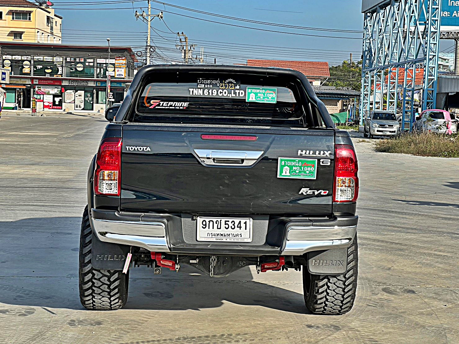 TOYOTA REVO แต่งทรงเมกาที่ STEP9