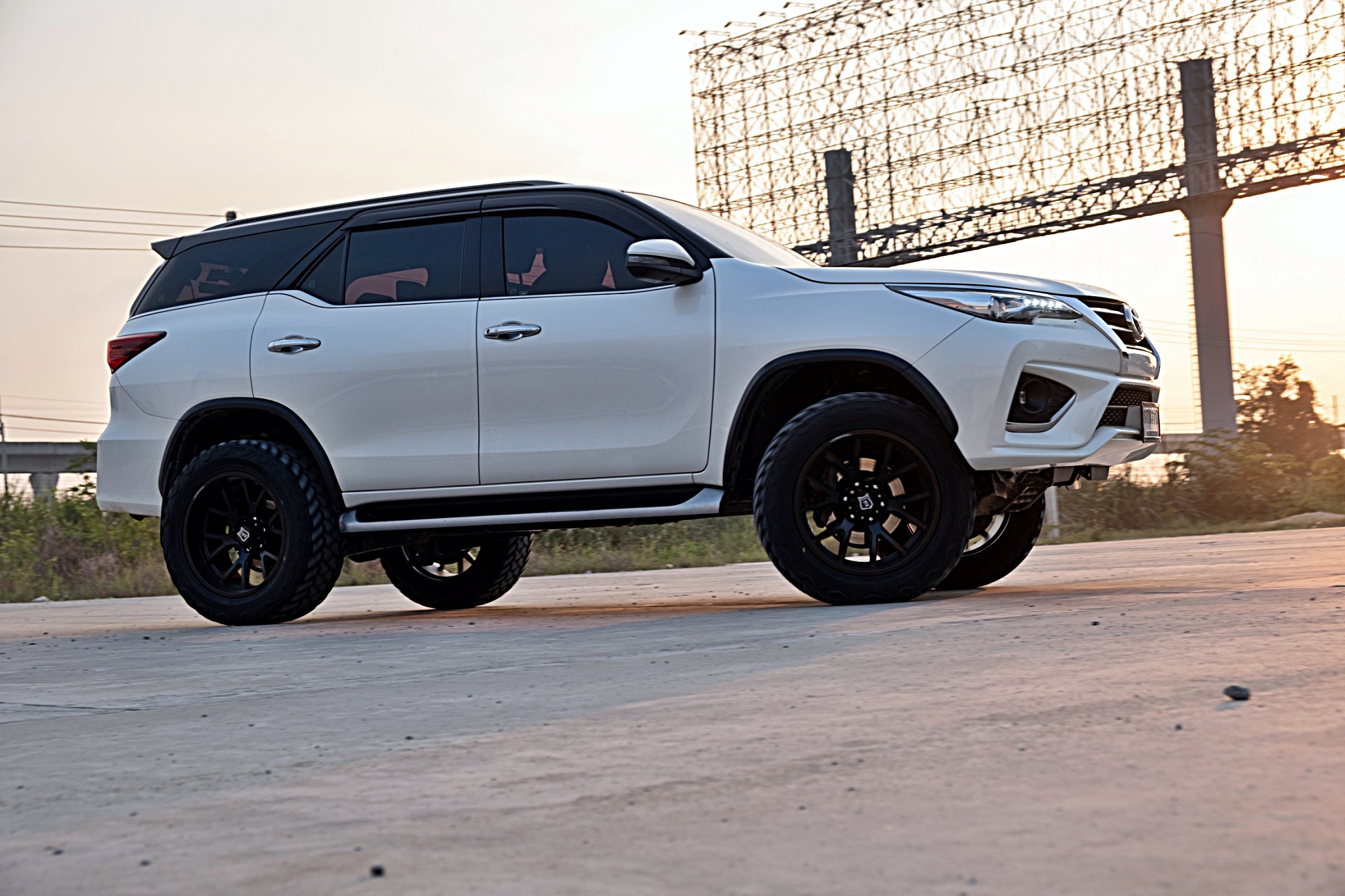 TOYOTA FORTUNER ทรงเมกาที่ STEP9