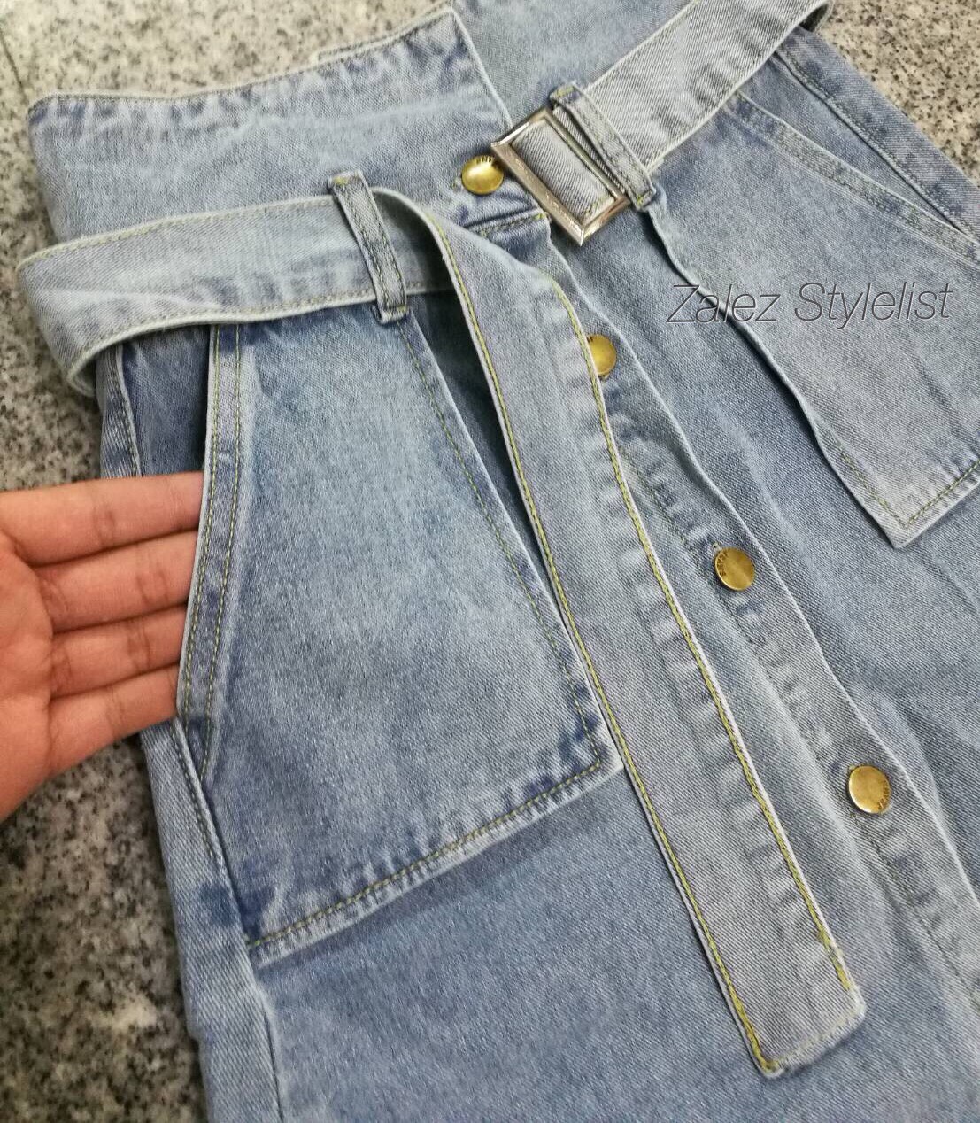 กระโปรงสียีนส์ แต่งกระเป๋าสองข้าง