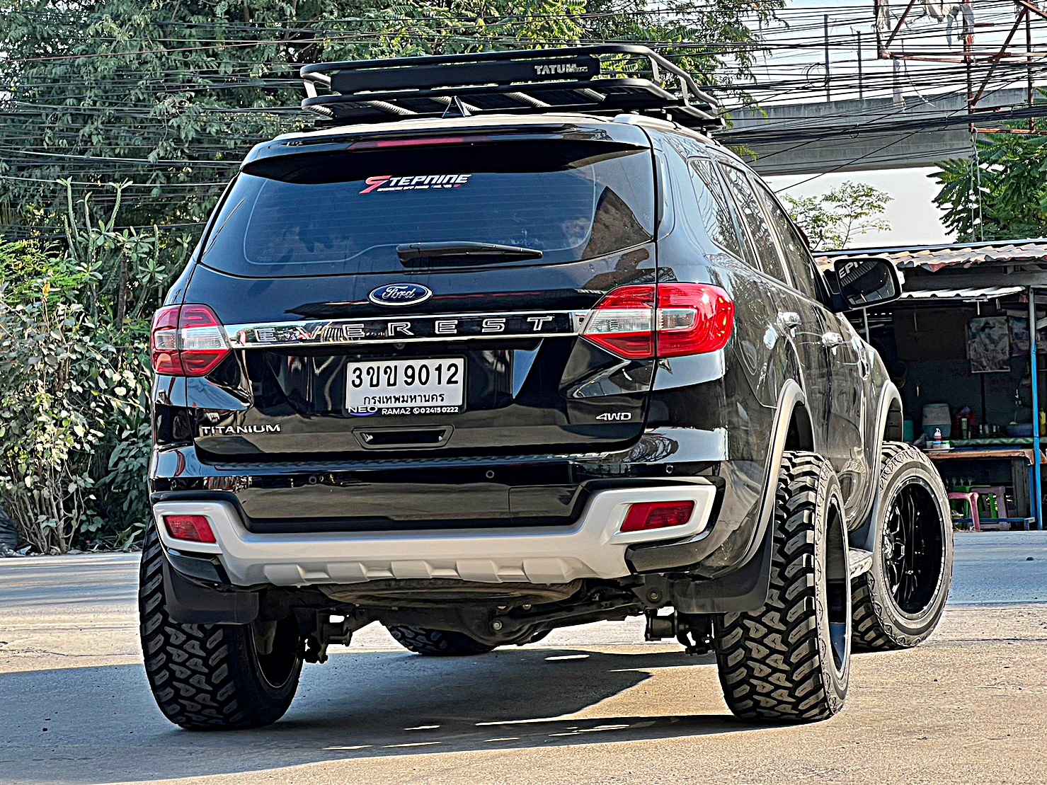 FORD EVEREST แต่งทรงเมกาที่ STEP9