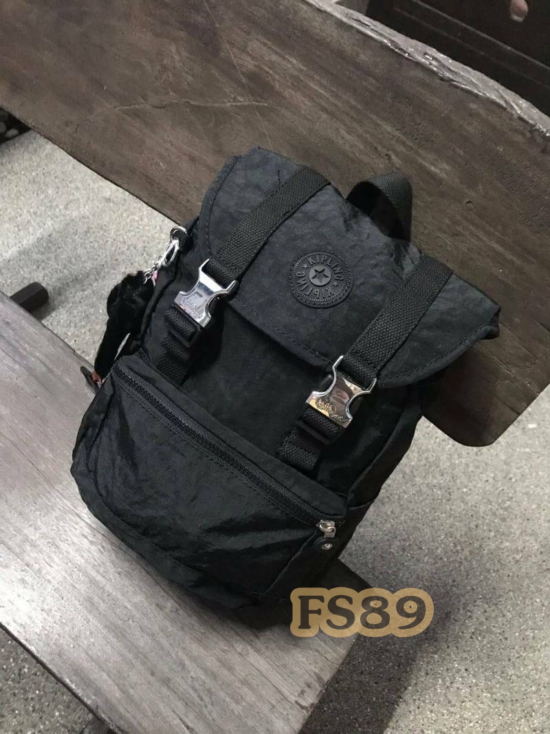 กระเป๋าเป้ขนาดกลาง