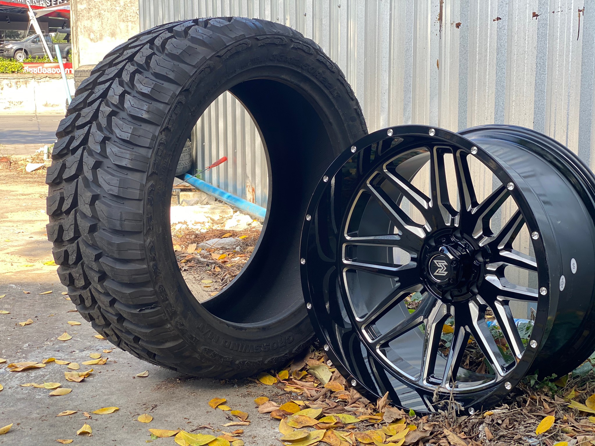 MAGNETIC 22x12 ET-44 CROSSWIND MT 33/12.5R22