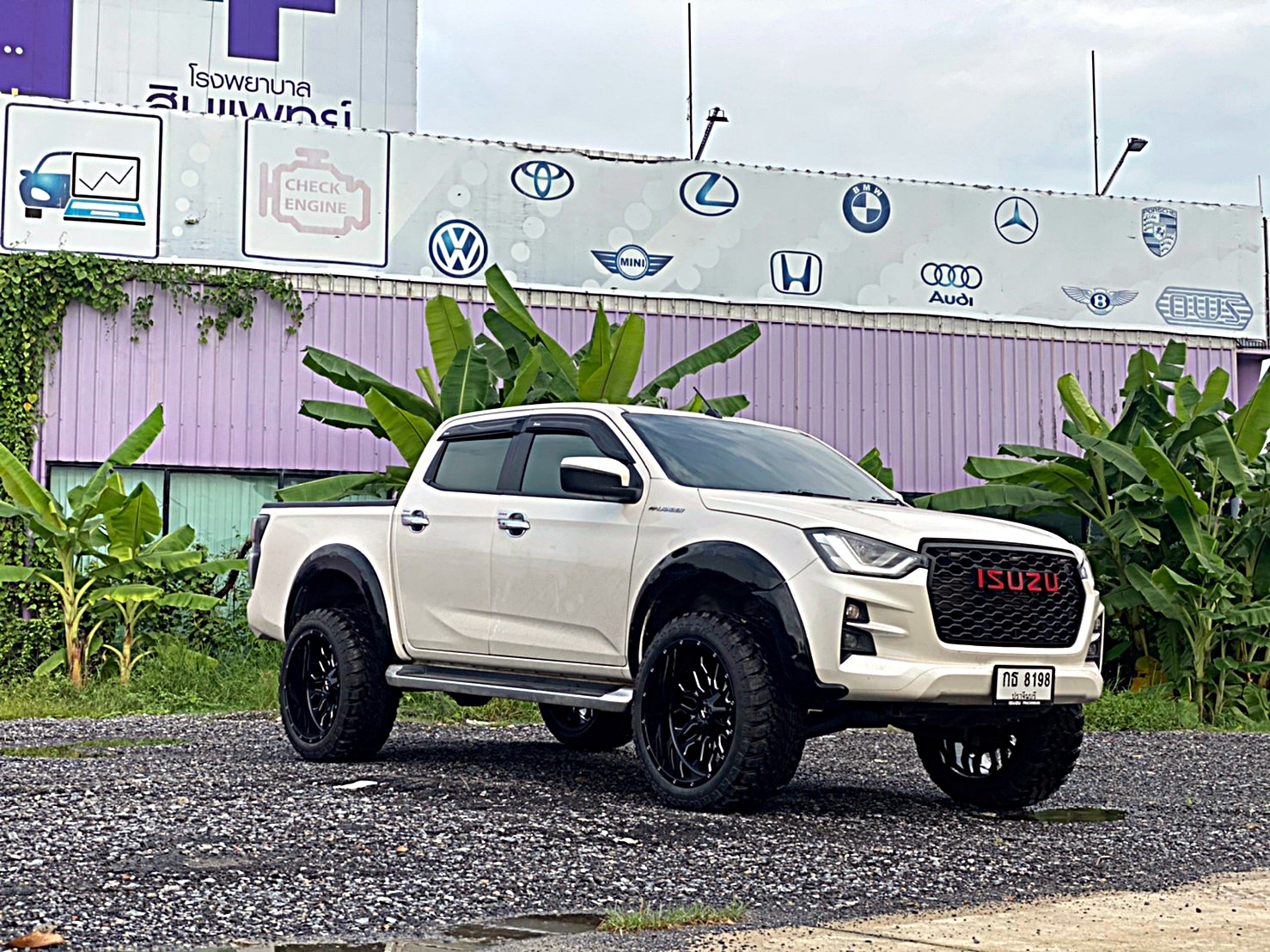 D-MAX ทรงเมกา มาไกลจากปราจีนบุรี