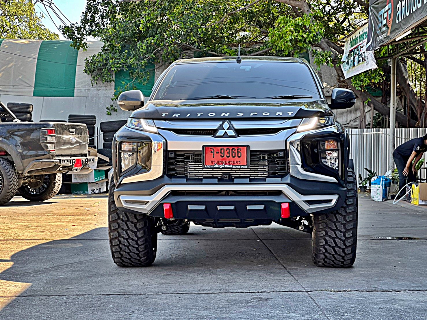 TRITON ทรงเมกา ล้อ FORCE ที่ STEP9