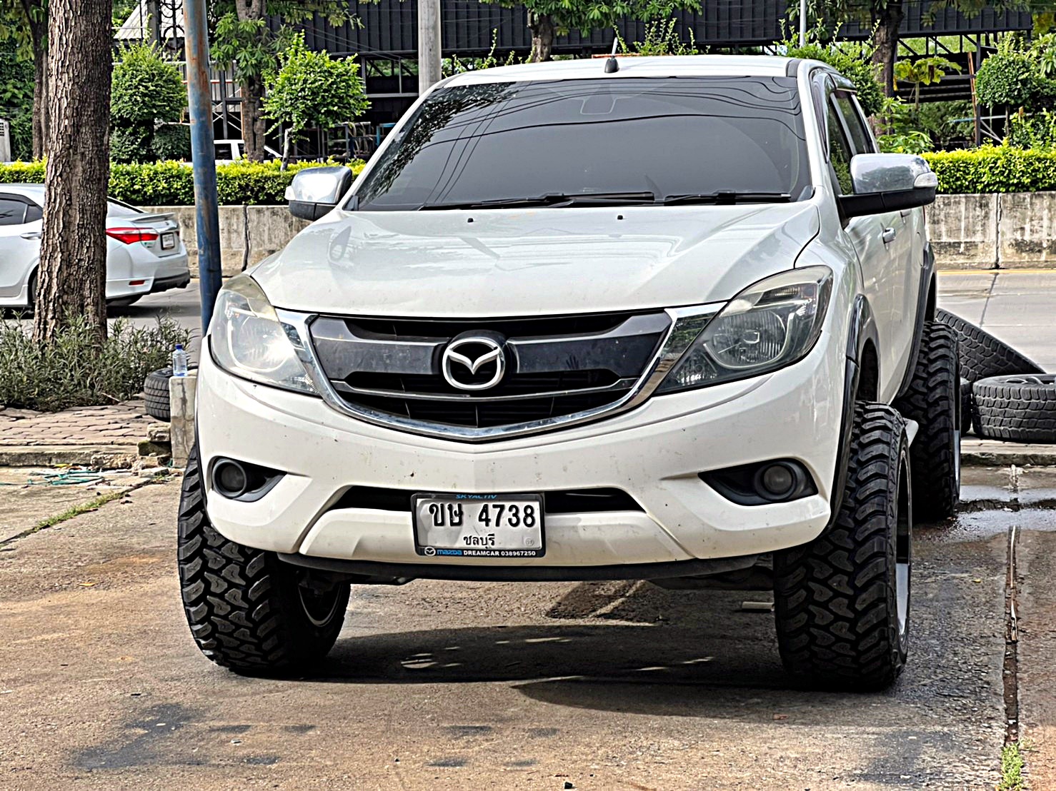 ตัวอย่างการแต่งรถแนวเมกา สำหรับ MAZDA