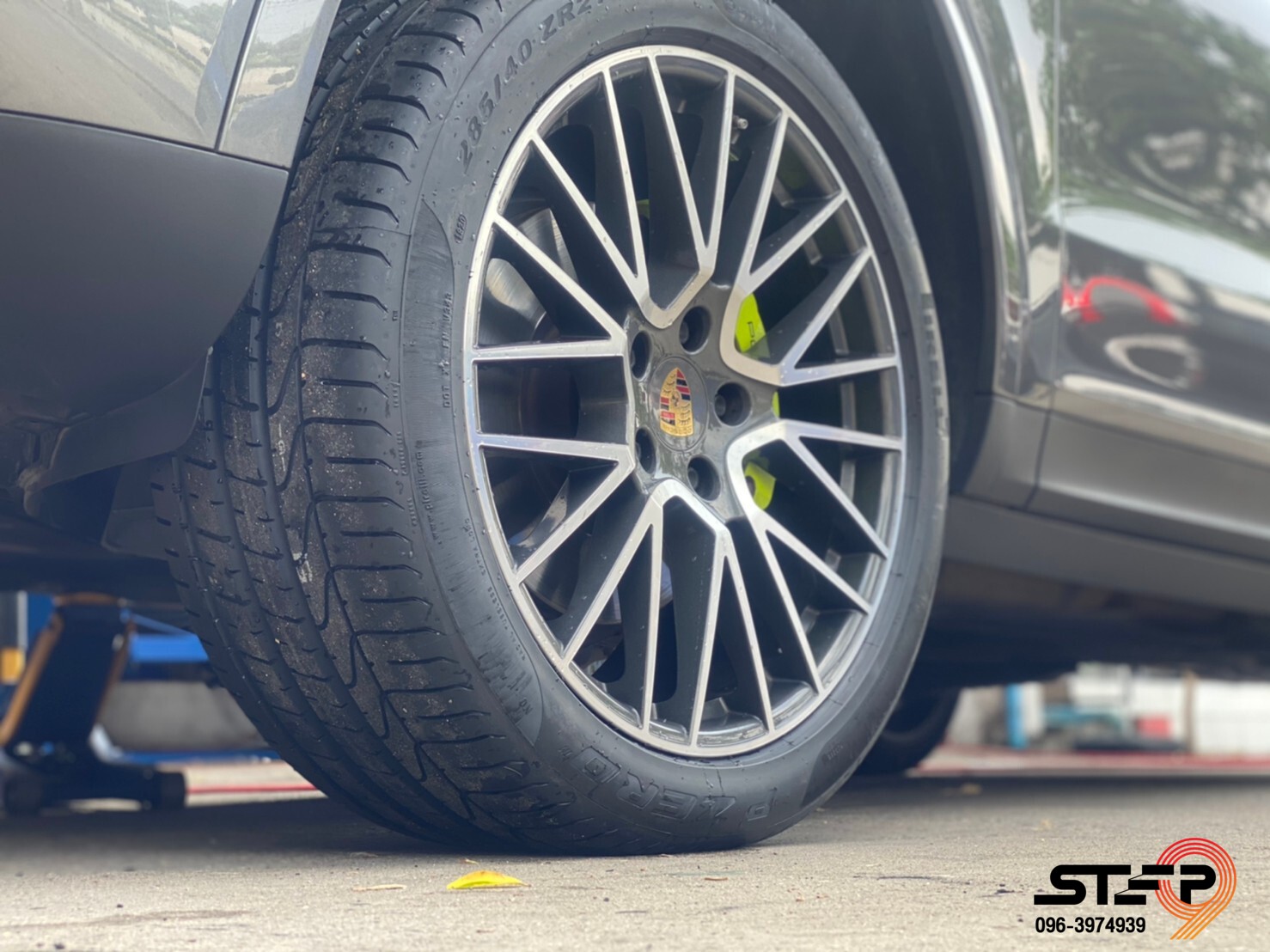 PIRELLI PZERO 285/40-21 ราคาถูกสุดที่ STEP9