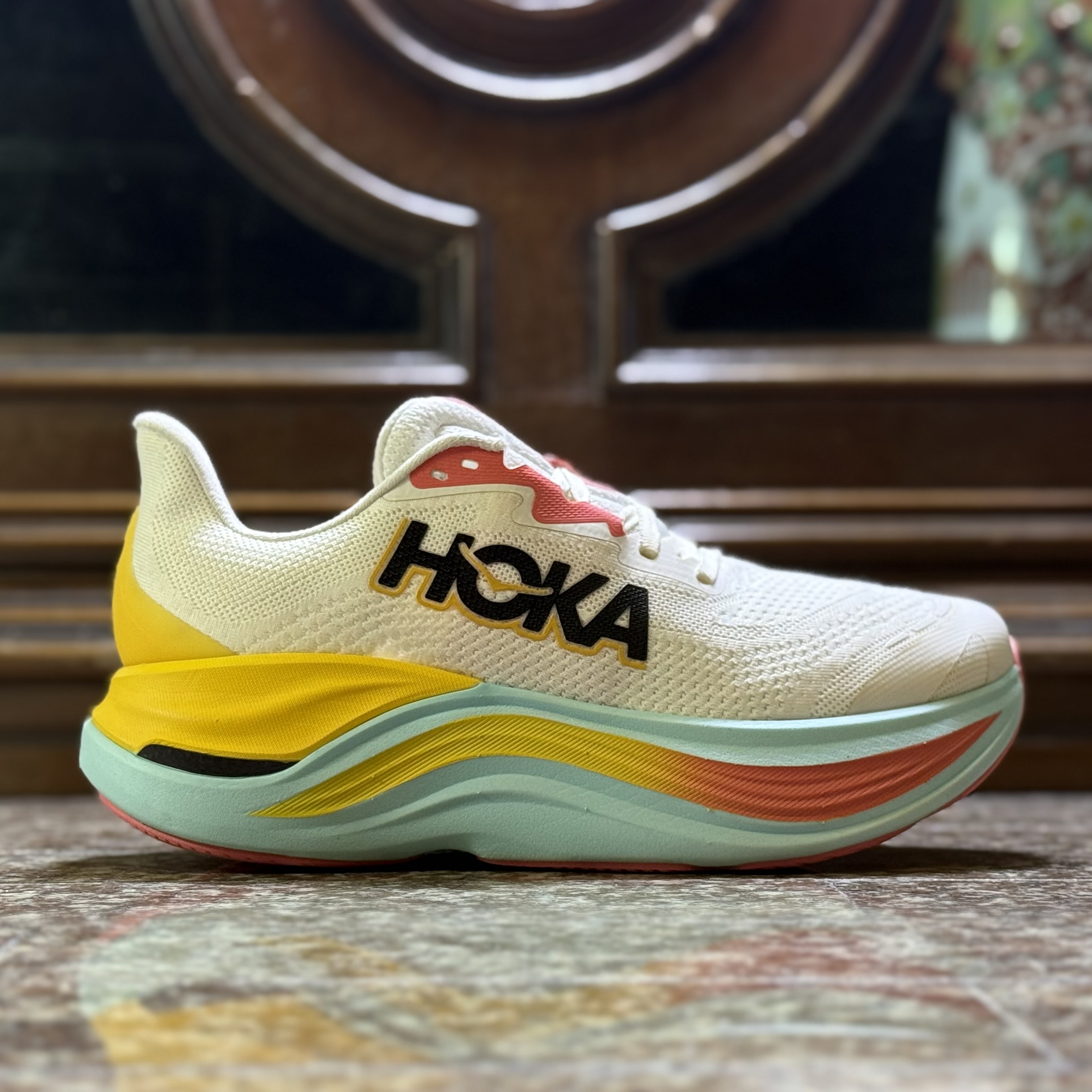 รองเท้าวิ่ง HOKA Skyward X Women #มือ2 (W8.5US)