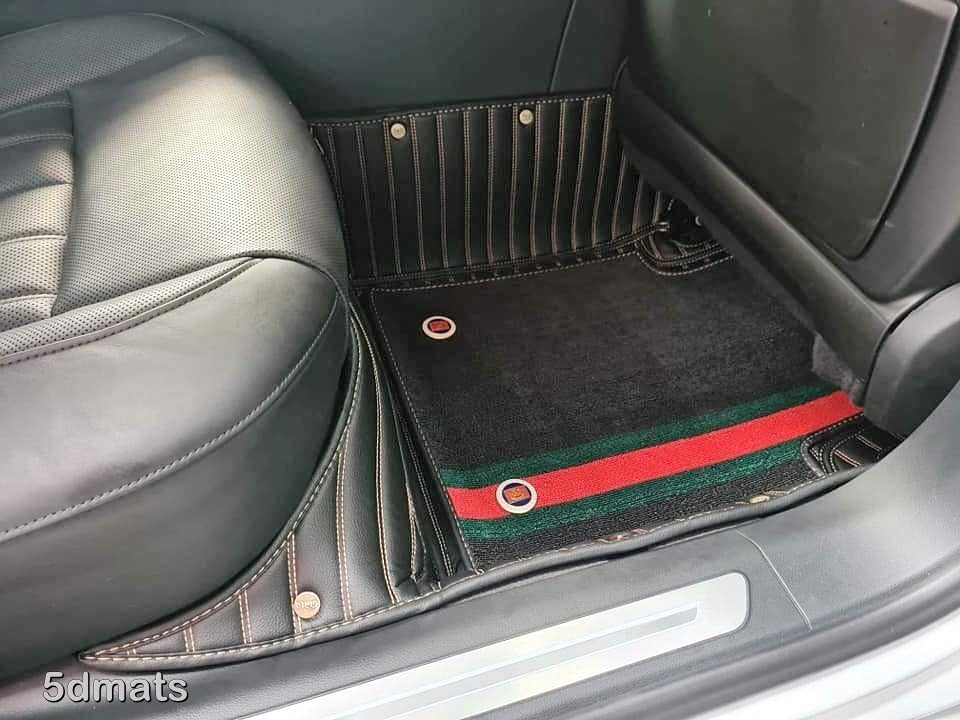 พรมปูพื้นรถยนต์ 5D AUDI A8 ปี2018-24 พรม5D ลายตรง สีดำด้ายครีม เสริมใยดักฝุ่น เข้ารูป เต็มคัน