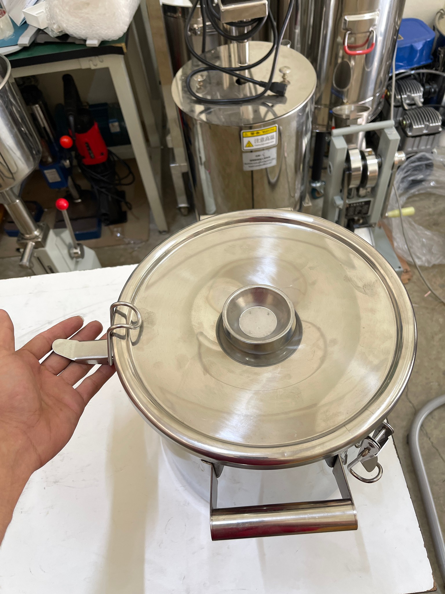 หม้อ-ถังสแตนเลสพร้อมฝาปิดมีหูหิ้ว (หม้อเกรด 304 +ฝาเกรด201)