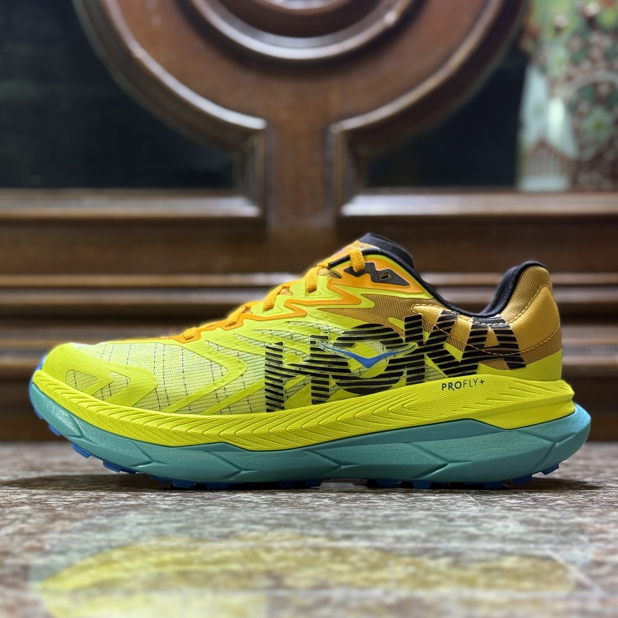 รองเท้าวิ่งเทรล HOKA Carbon Tecton X 2 (M9US)