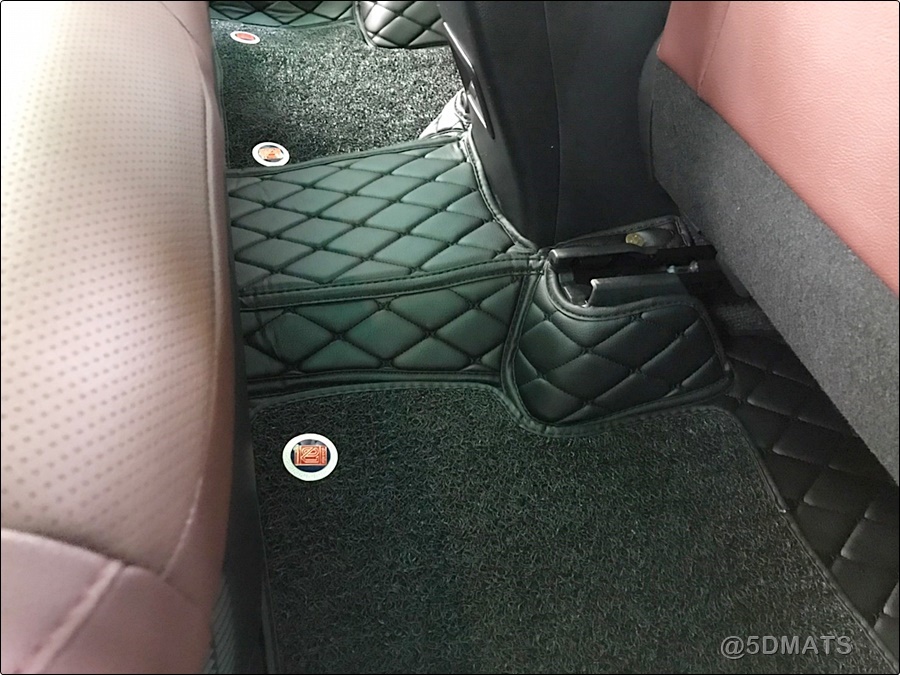 พรมปูพื้นรถยนต์ 7D TOYOTA COROLLA CROSS พรม7D QJ VIP Plus+ สีดำ เสริมใยดักฝุ่น รวมชุดแผ่นท้าย เต็มคัน (10ชิ้น)