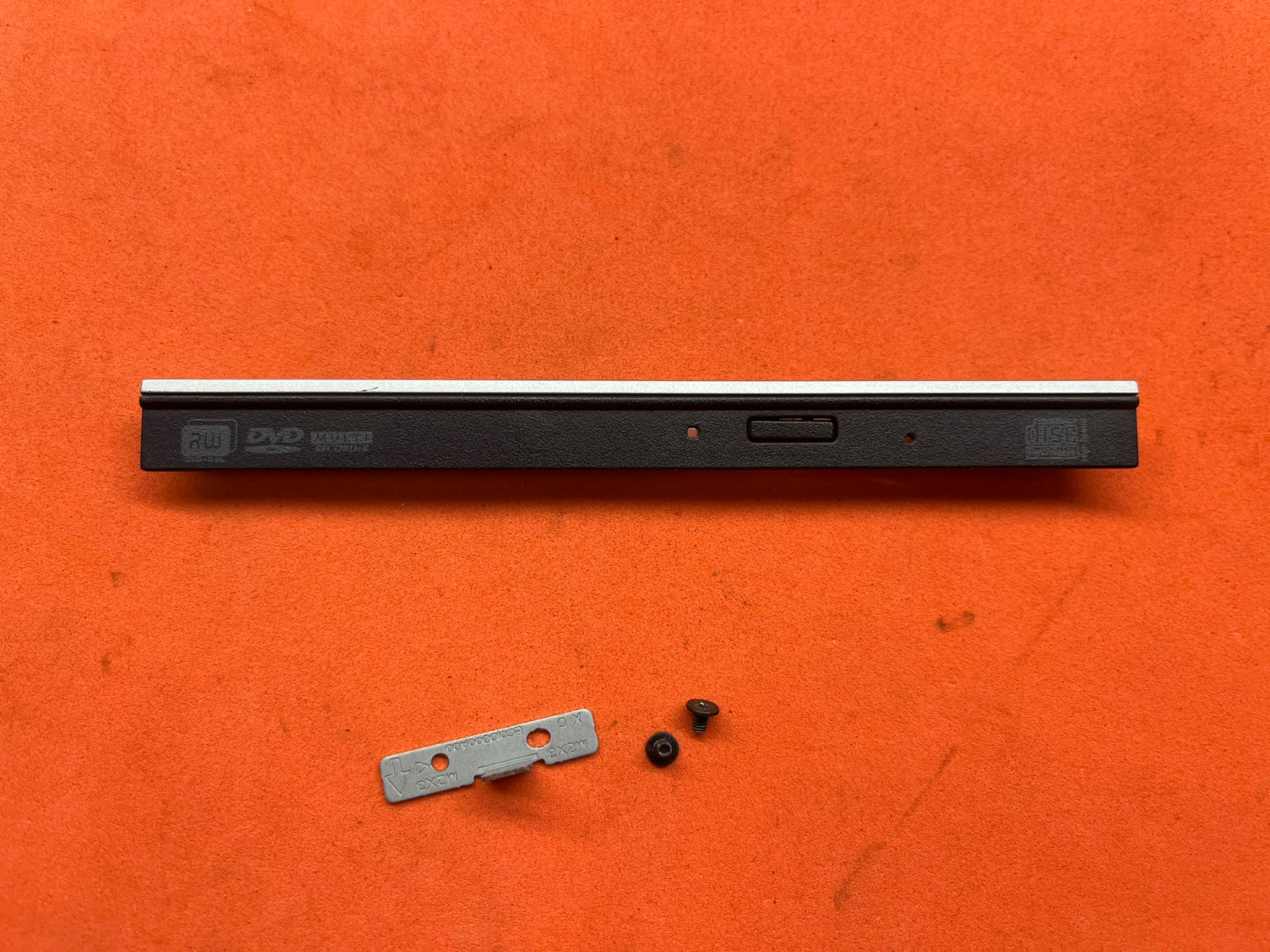 MT01827 หน้ากากซีดี/ดีวีดี Acer Aspire 4830 4830T 4830G DVD±RW Bezel (สินค้ามือสอง) 2