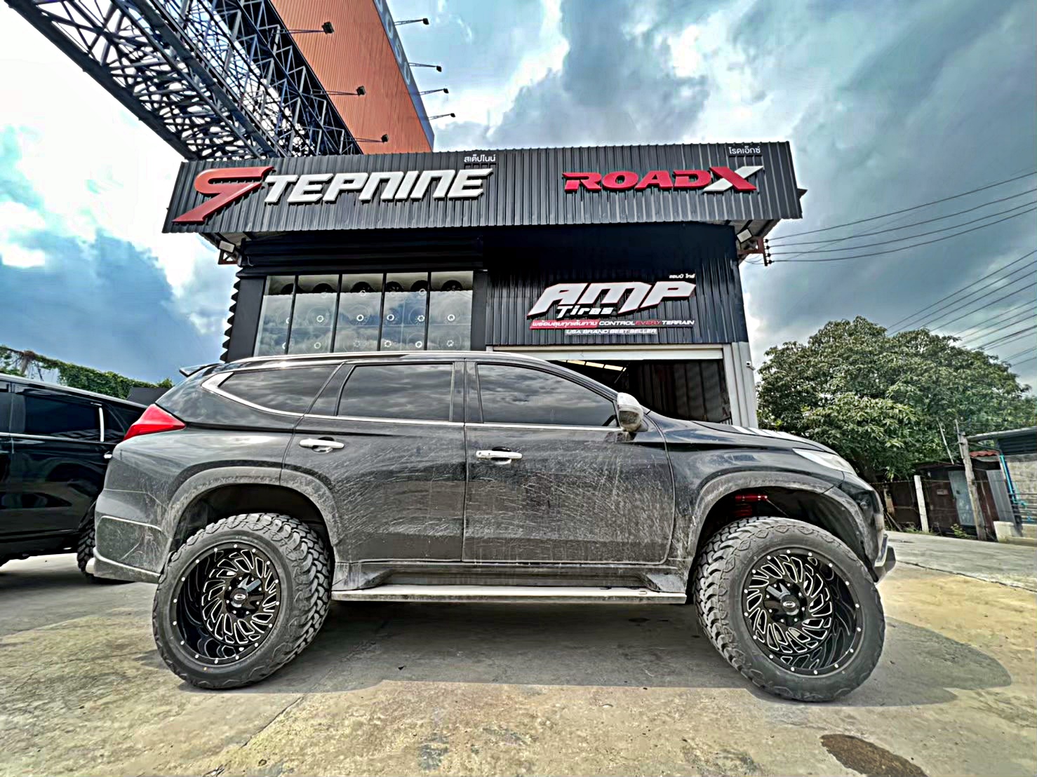 PAJERO_ทรงเมกา ที่ STEP9