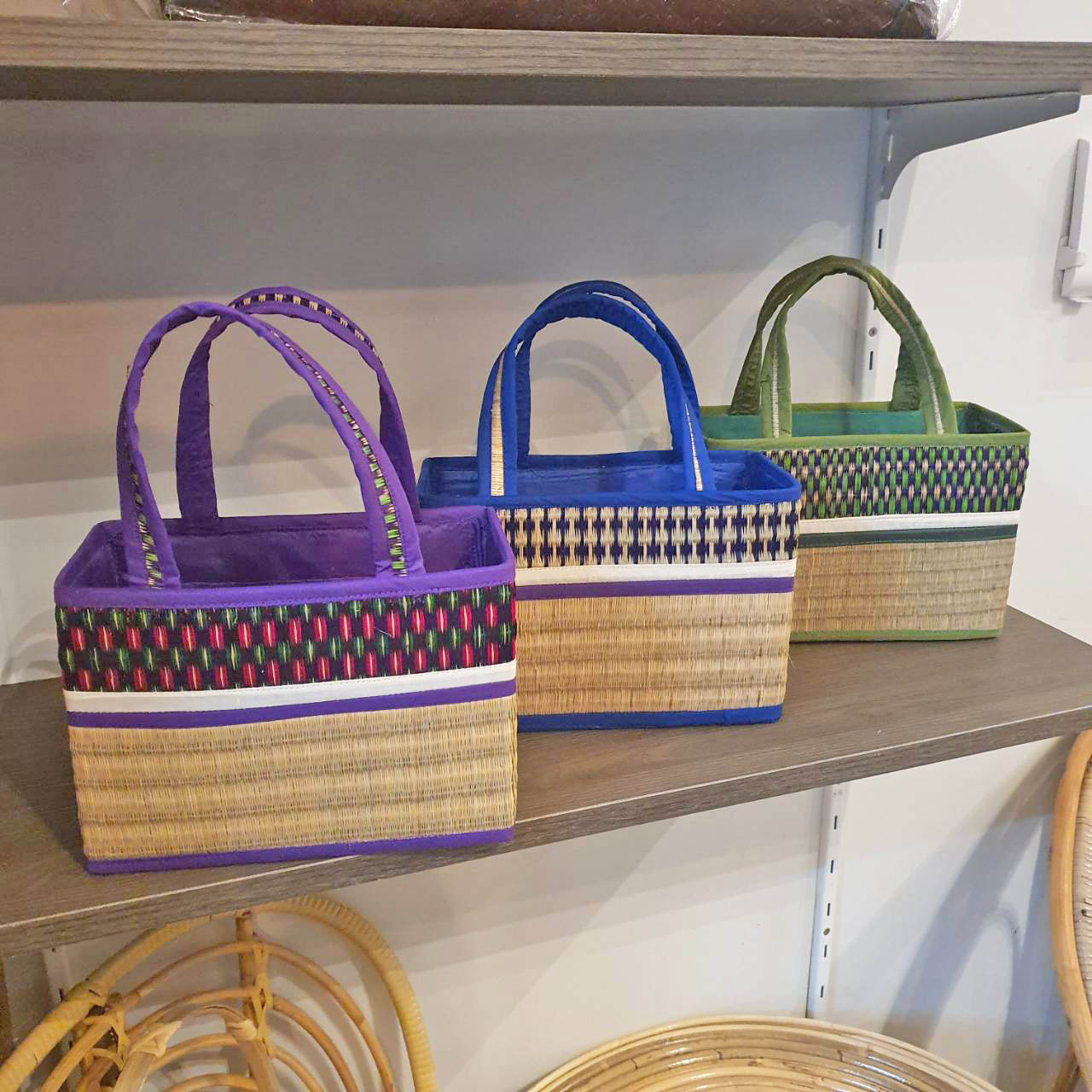 กระเป๋าเสื่อกก หูหิ้ว คล้องแขน คละสี 🍨