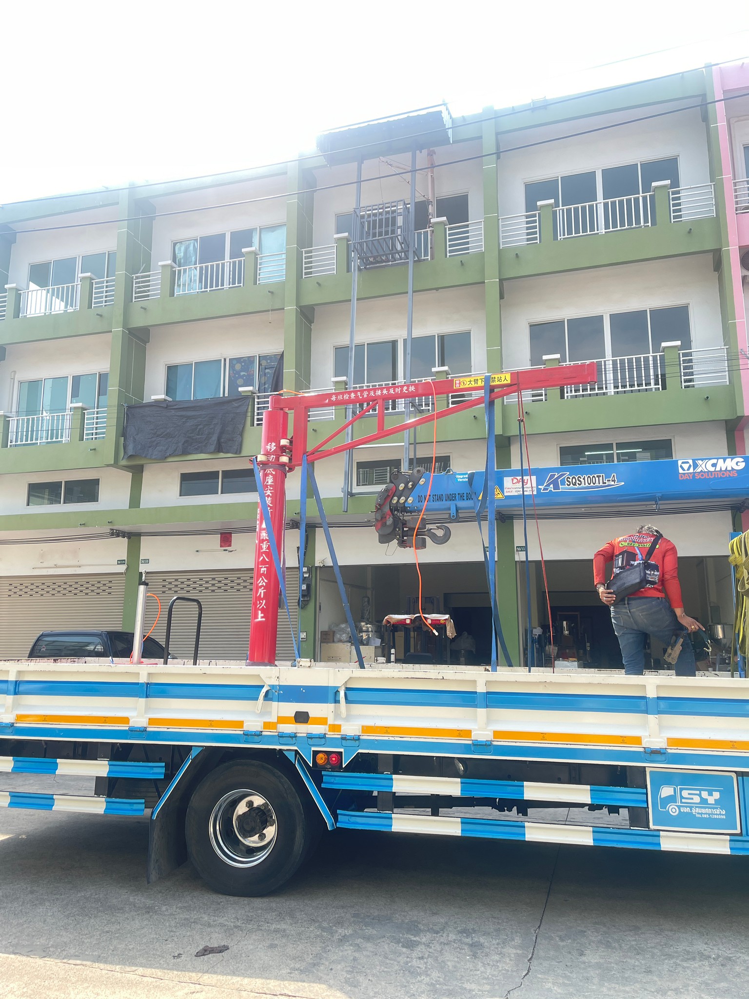 16906 เครื่องจับขับเคลื่อนด้วยลม ช่วยจับถุงปูน ถุงกระสอบ ถุงทราย ช่วยย้ายเข้าออกสะดวก ST-100