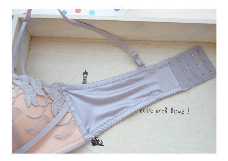 ชุดชั้นในเซ็กซี่ ไม่มีโครง