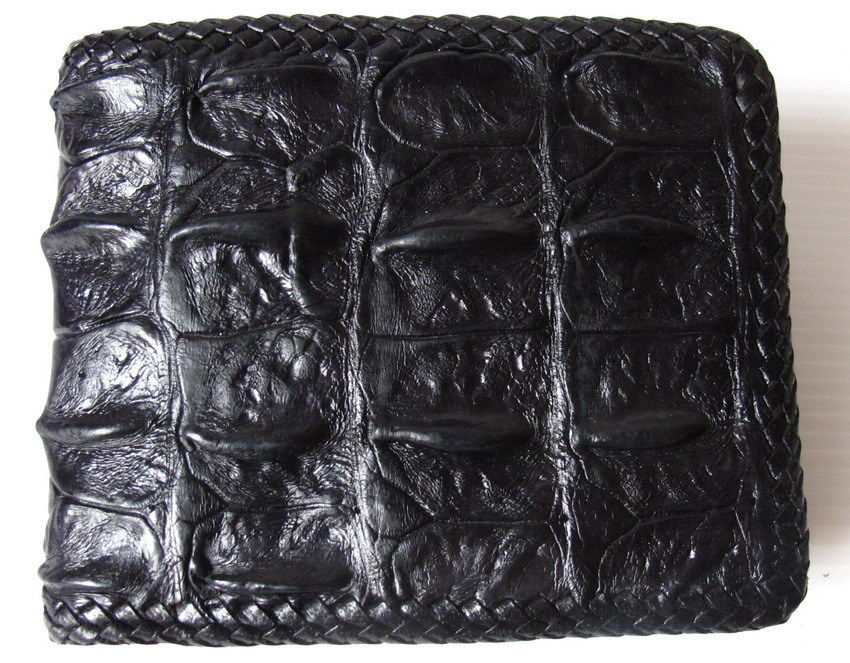 กระเป๋าสตางค์หนังจระเข้แท้ ส่วนกระดูก สีดำ ถักขอบ