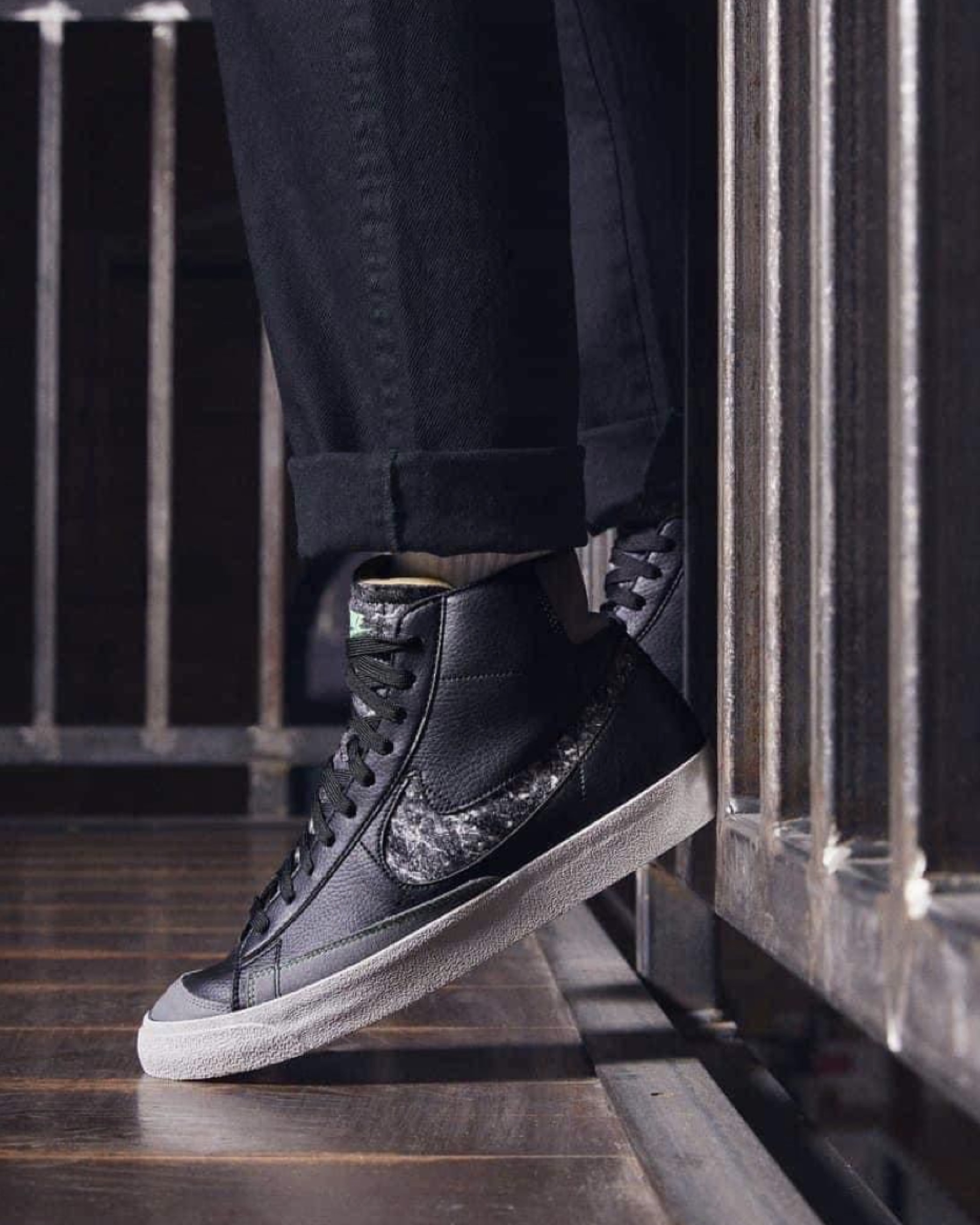 รองเท้า Nike Blazer Mid ‘77 ‘LIMITED’ (M10US)