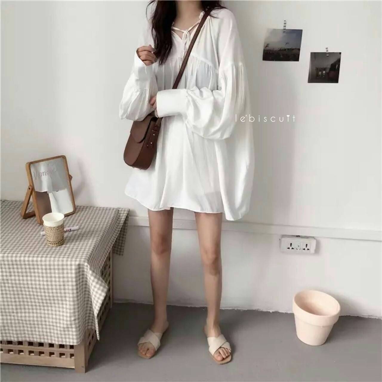 เสื้อแขนยาวสีขาว สุดน่ารัก