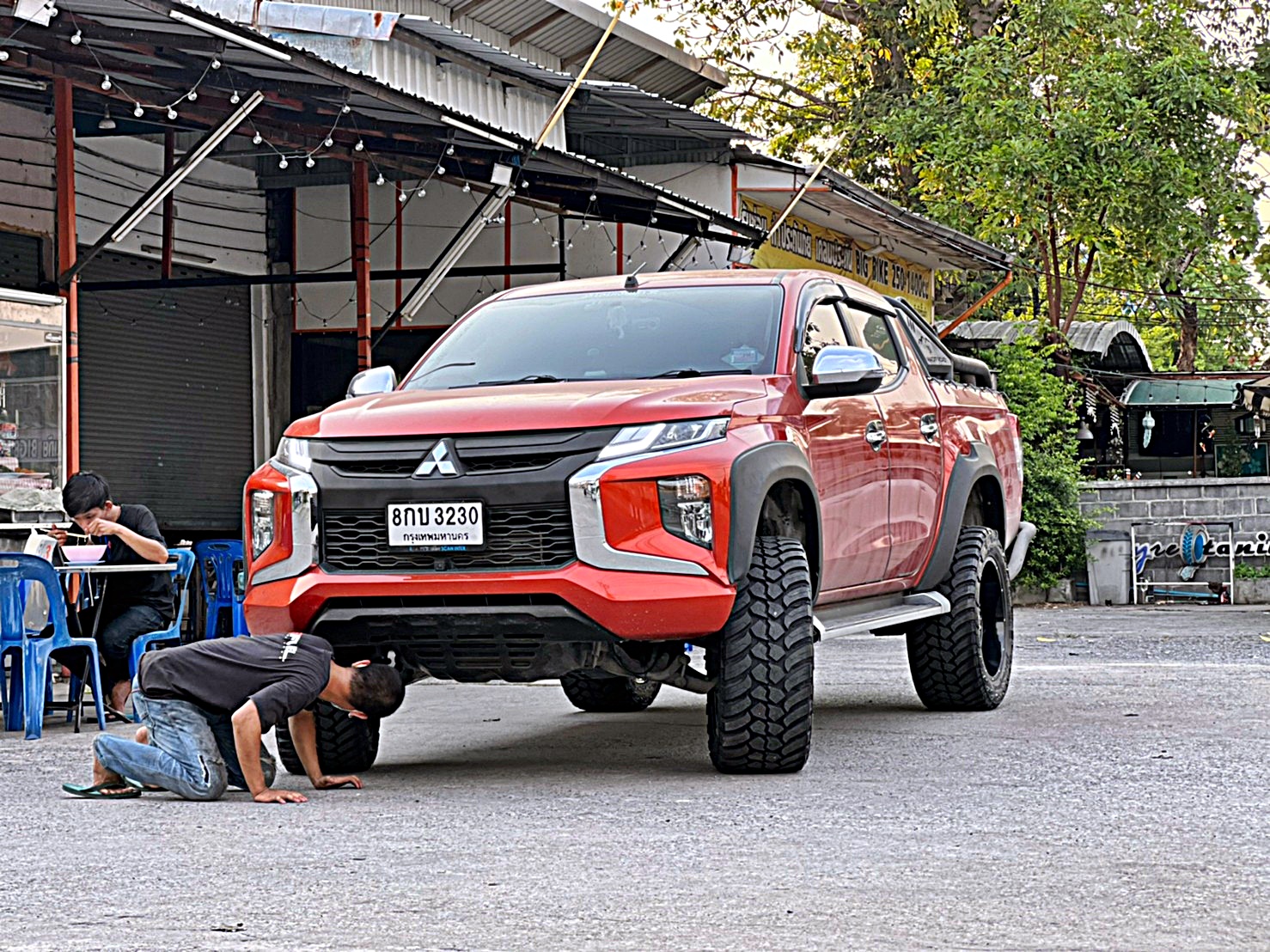 TRITON ทรงเมกา