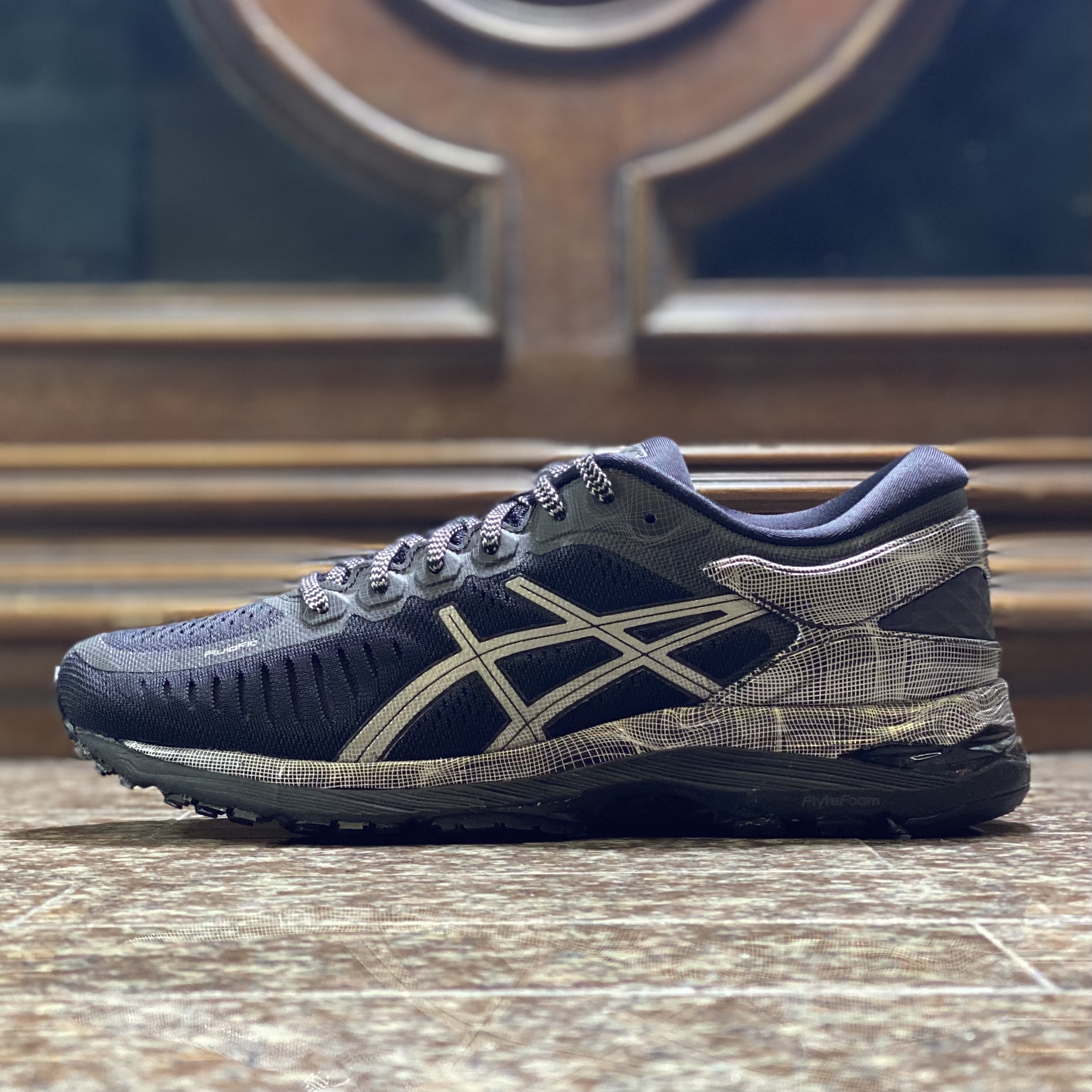 รองเท้าวิ่ง ASICS MetaRun ‘EXCLUSIVE’ (W8.5/9US)