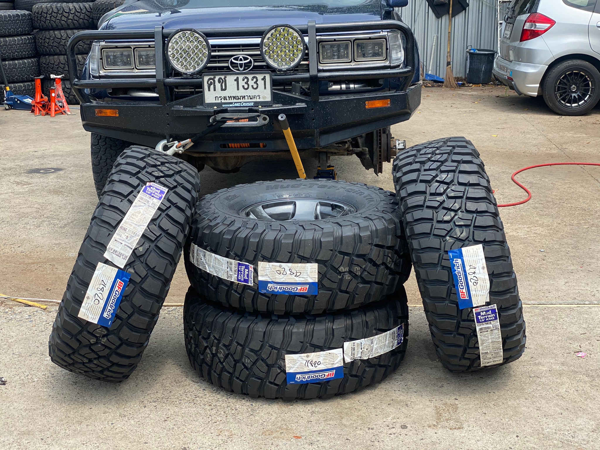 BF GOODRICH KM3 315/75-16 ราคาพิเศษที่ STEP9