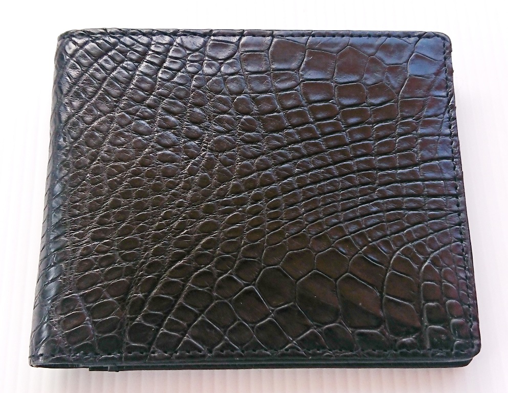 กระเป๋าสตางค์หนังจระเข้แท้ ส่วนท้องขา สีดำ