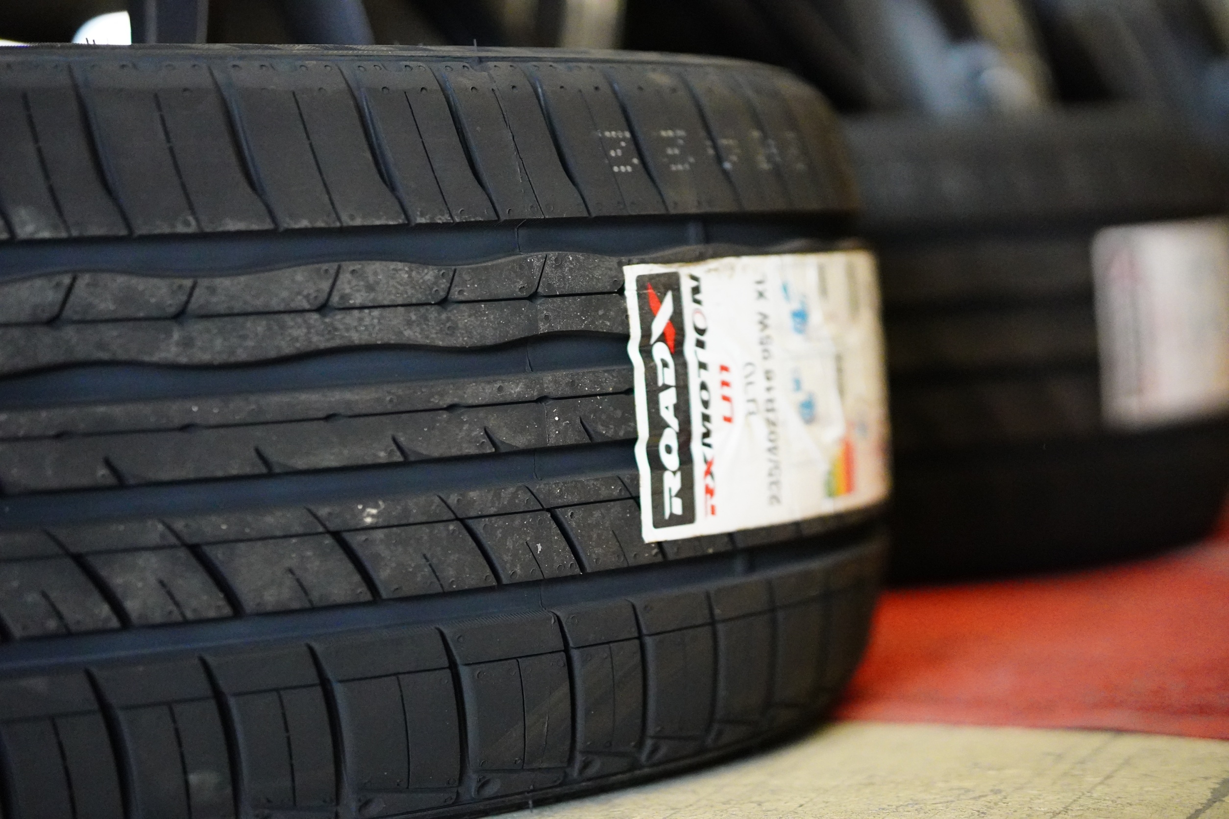 HONDA CIVIC เปลี่ยนยางเเละเเม็ก ROAD-X 235/40-18 U11