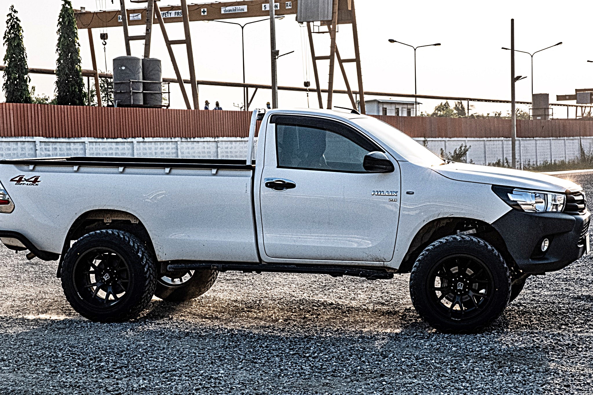 REVO หัวเดียว จองคิวจากแพร่ ทำทรงเมกาที่ STEP9