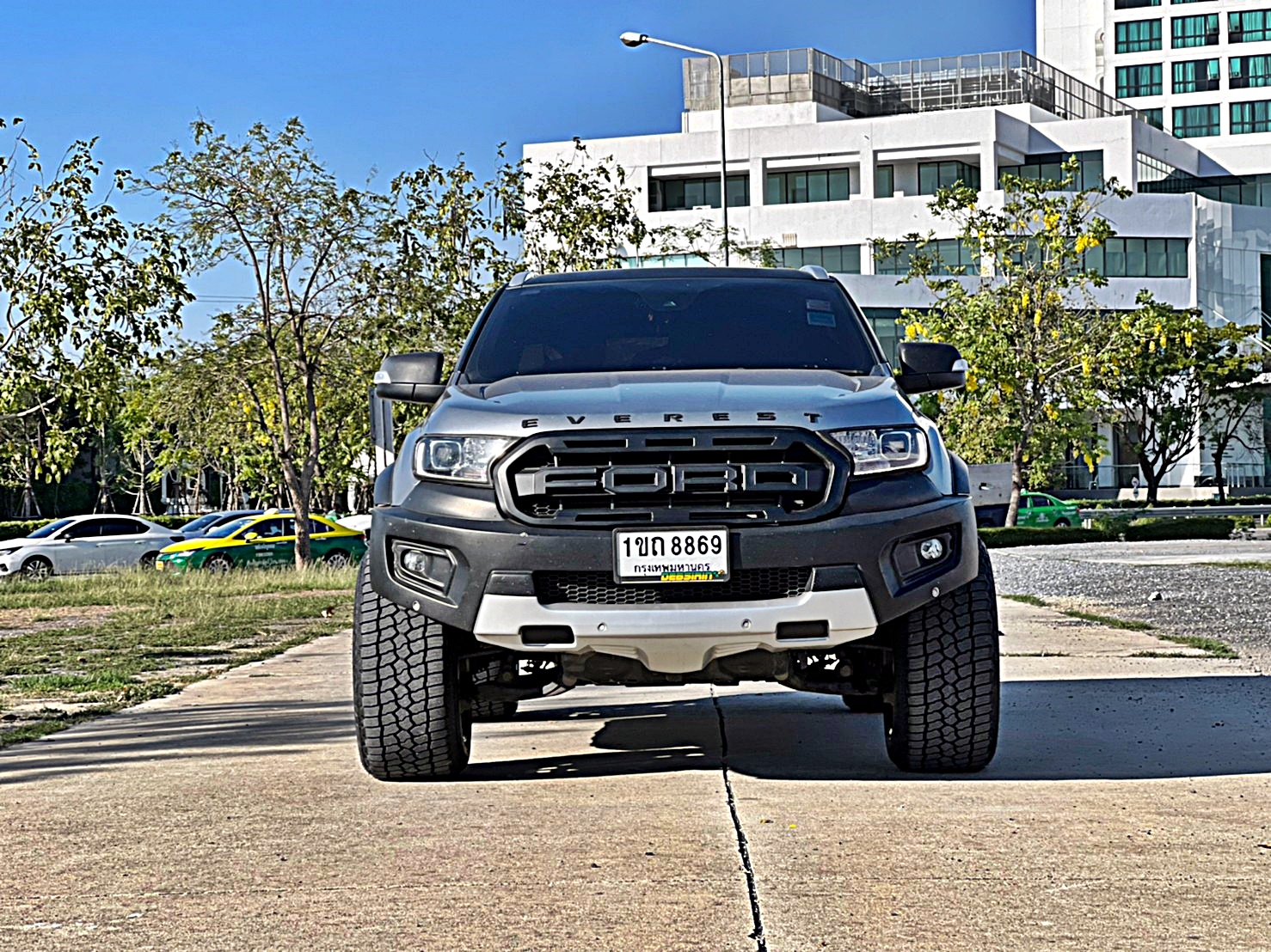 FORD EVEREST ทรงเมกา ล้อ FORCE ที่ STEP9