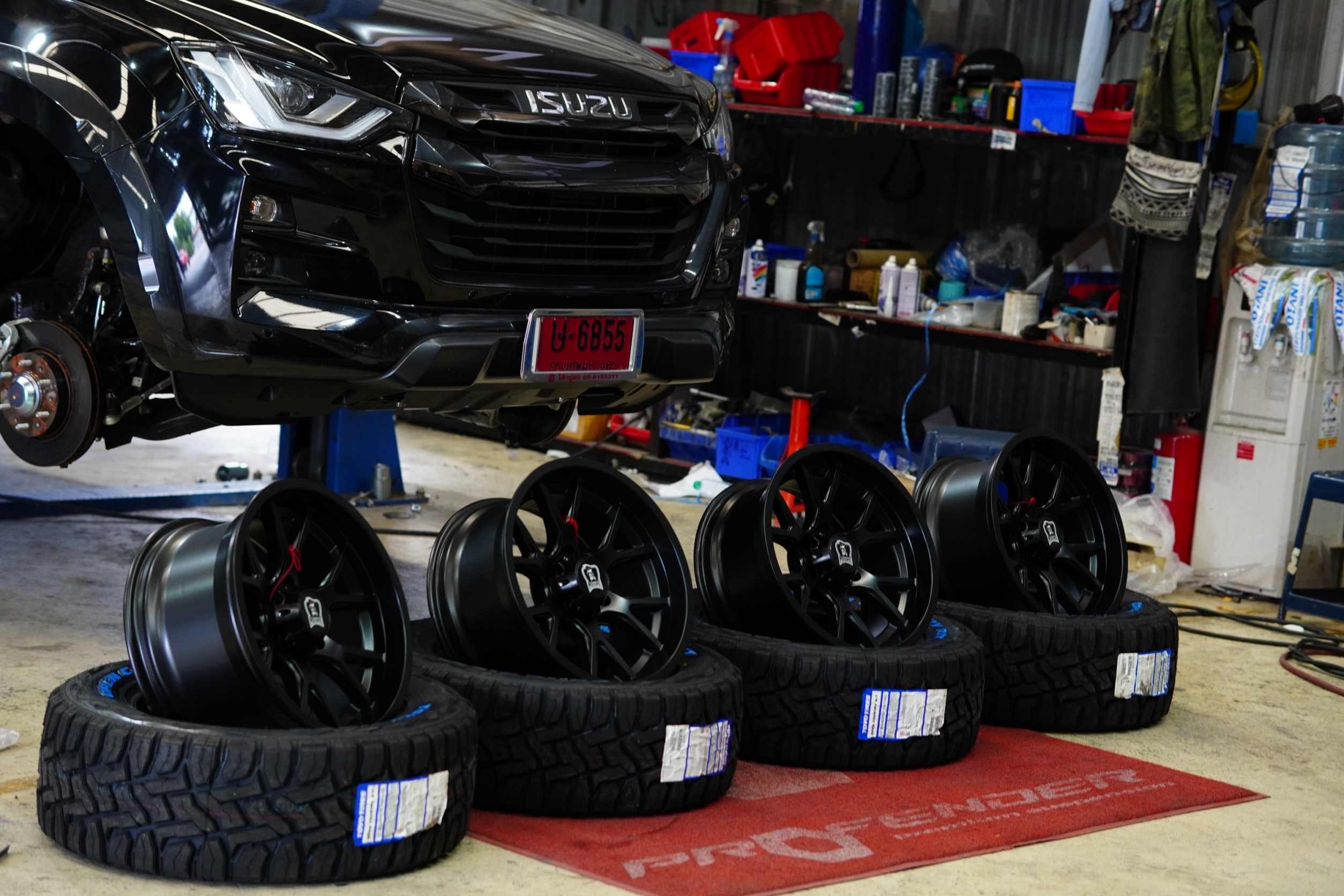 ISUZU D-MAX เปลี่ยนล้อยางใหม่