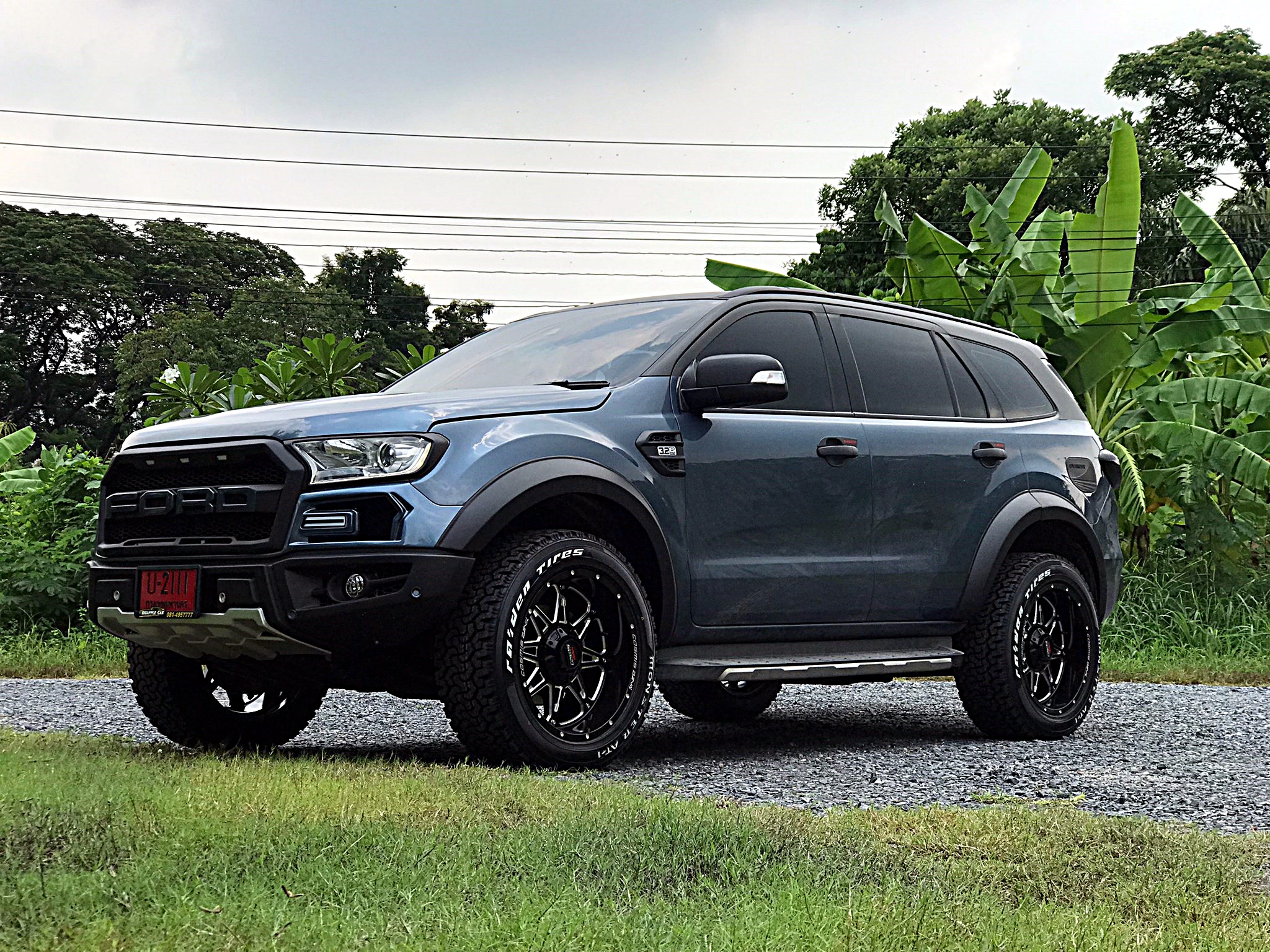 FORD EVEREST ล้อ COSMIS CROWN ผลงานจาก STEP9