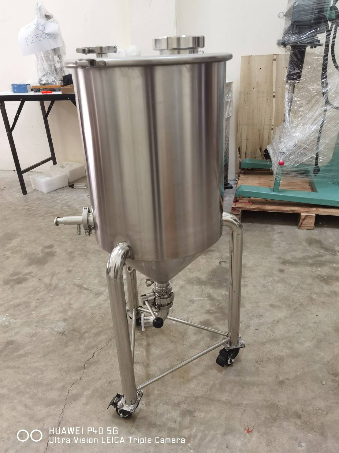 17155 yantai ถังหมักสแตนเลส304 ทรงกรวย สำหรับไวน์ เบียร์ วิสกี้ + พร้อมล้อ Fermentation Tank